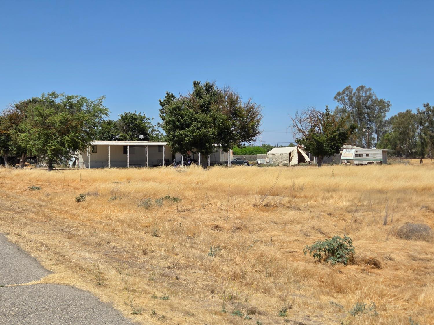 1384 N Ensley Ln, Fresno, CA 93723