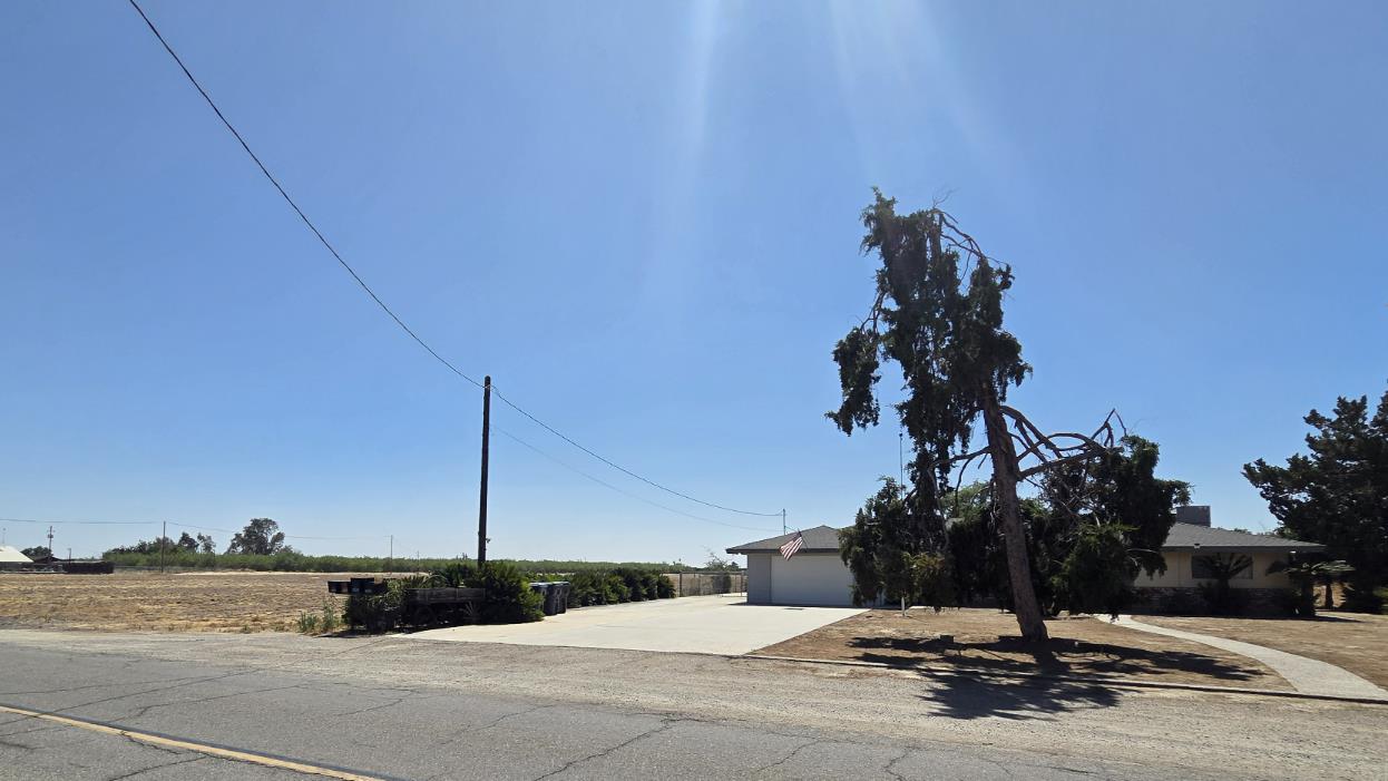 5525 S Fig Ave, Fresno, CA 93706