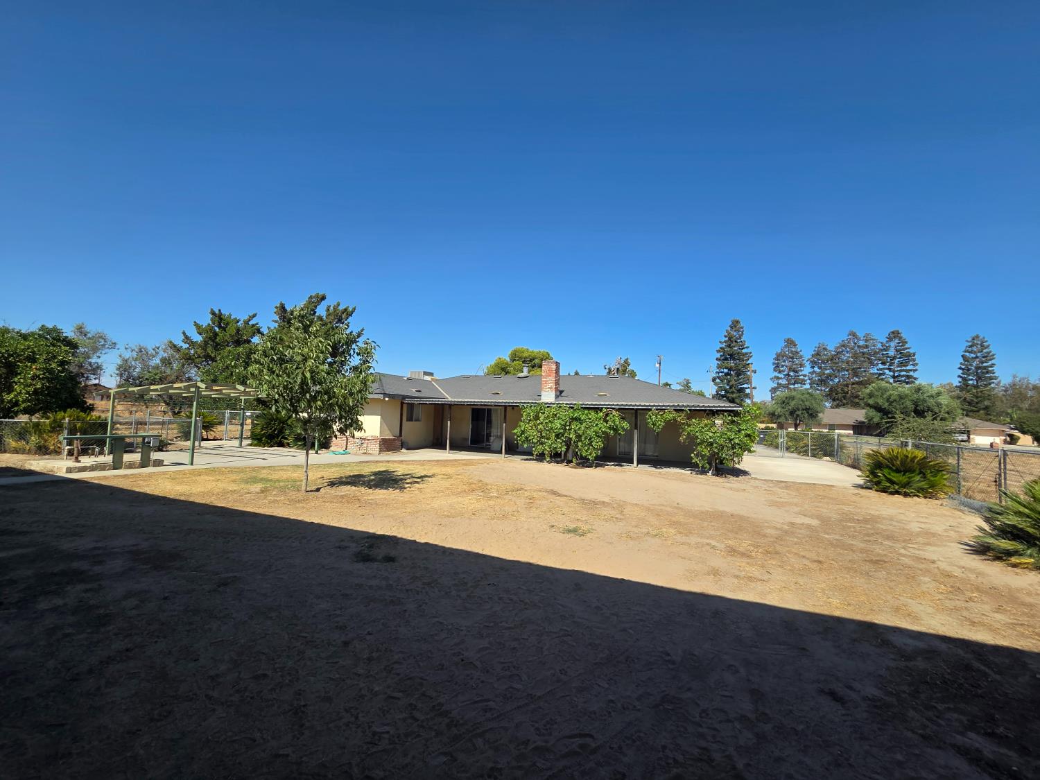 5525 S Fig Ave, Fresno, CA 93706