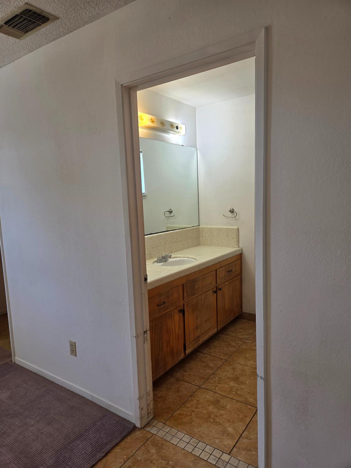 5525 S Fig Ave, Fresno, CA 93706