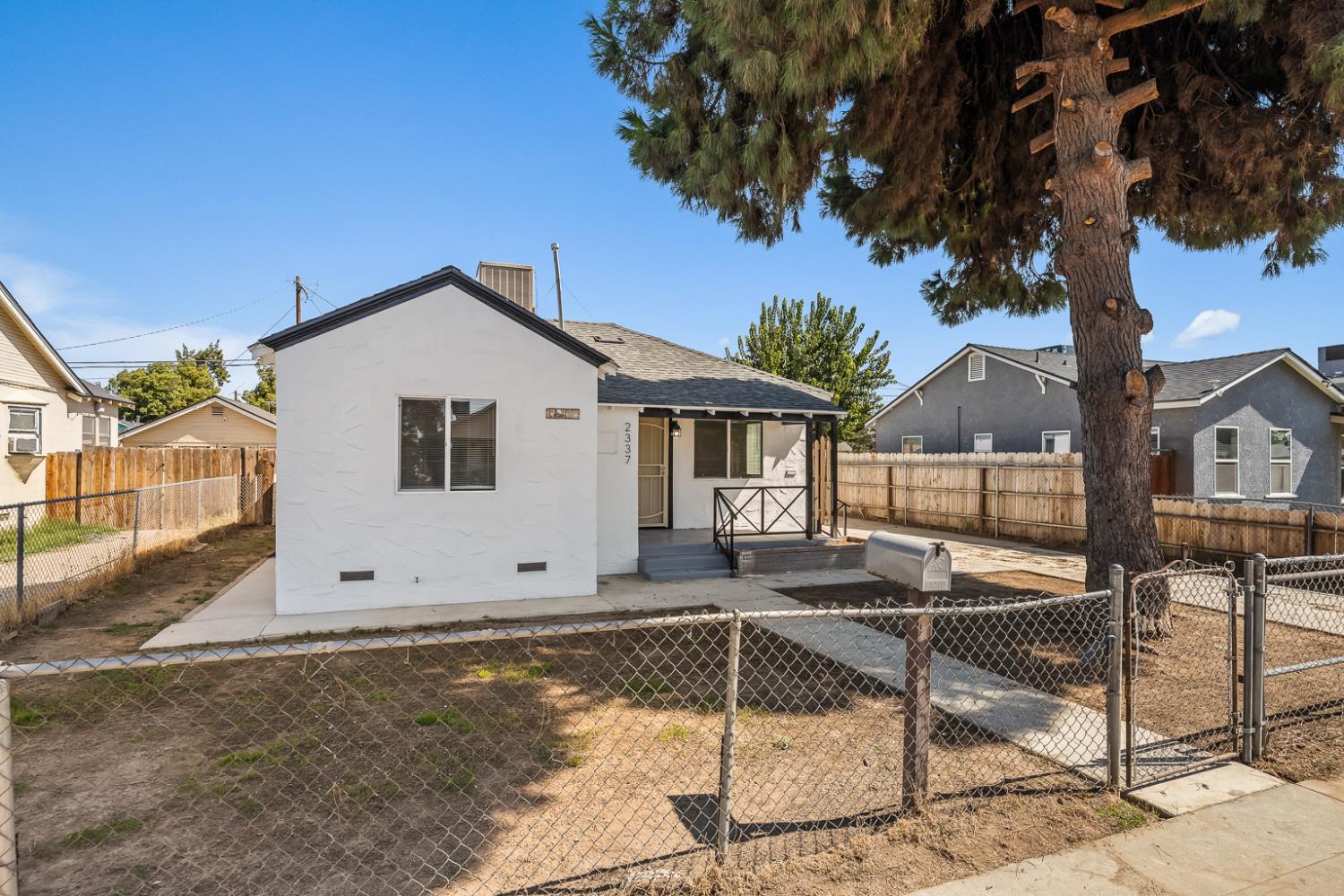 2337 S Poppy Ave, Fresno, CA 93706
