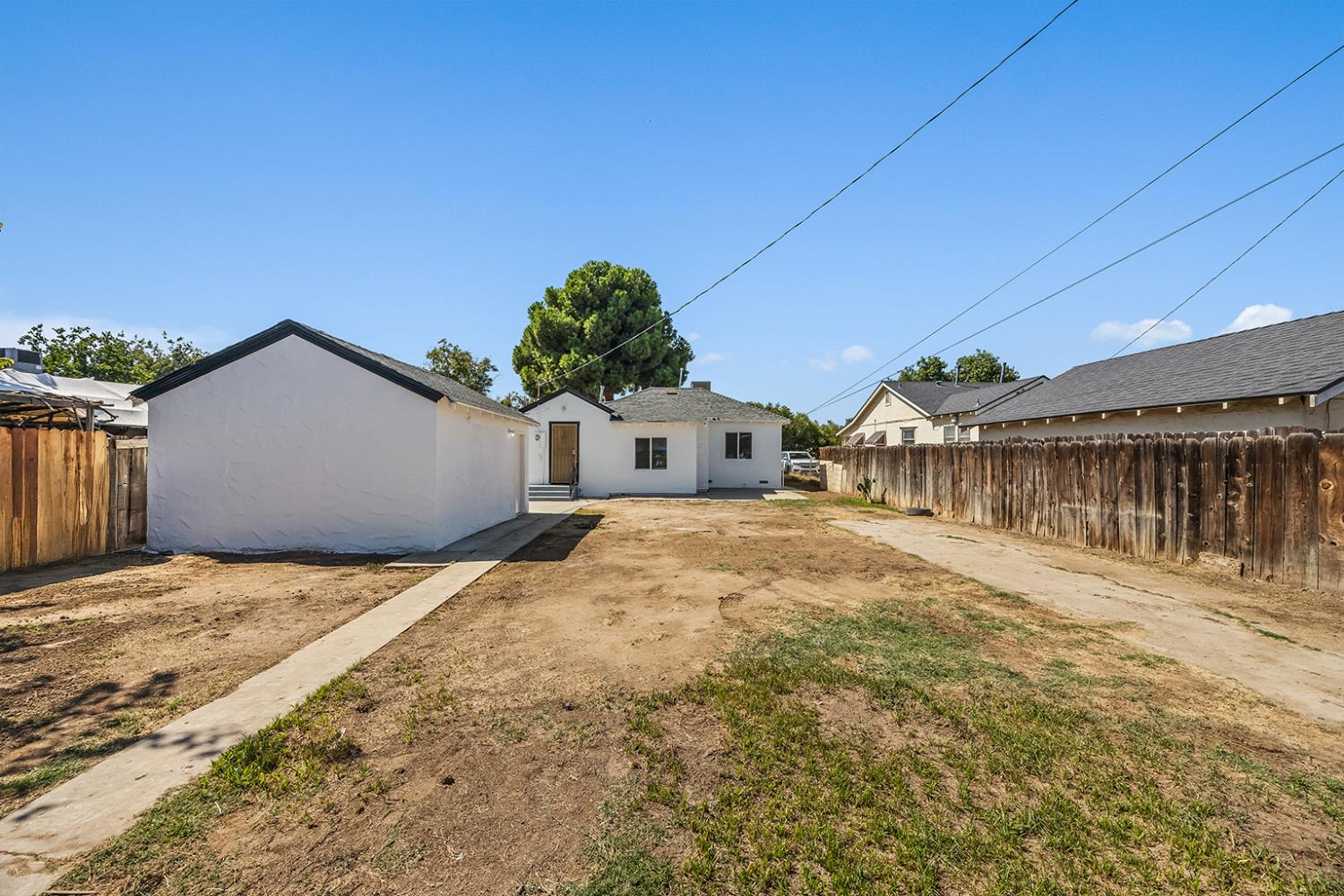 2337 S Poppy Ave, Fresno, CA 93706