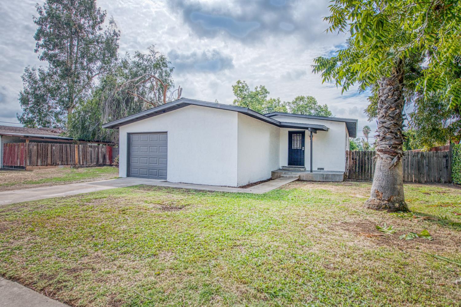 71 W Sierra Ave, Fresno, CA 93704