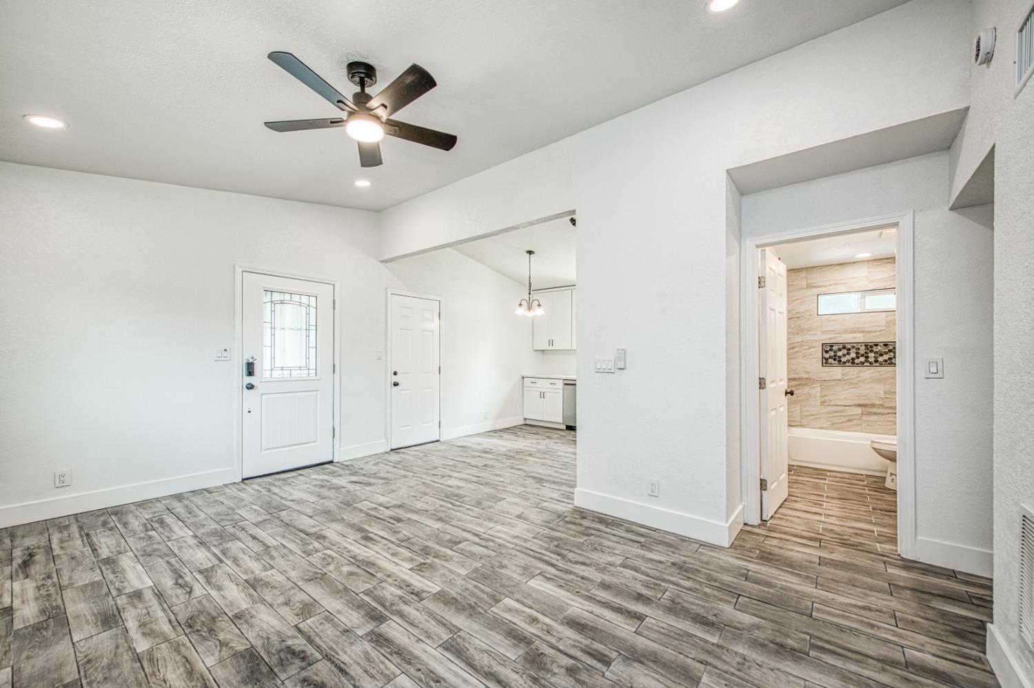 71 W Sierra Ave, Fresno, CA 93704