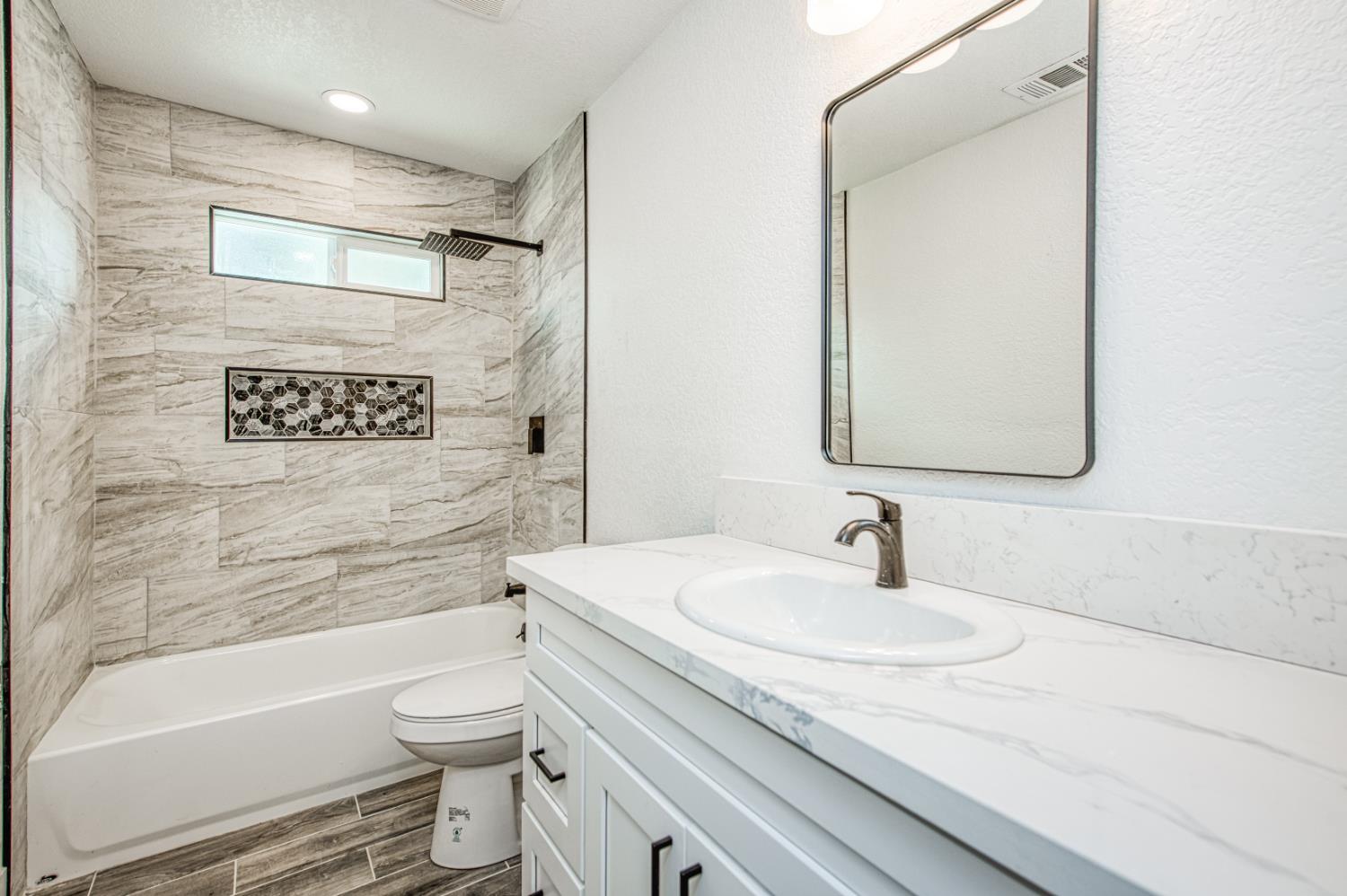 71 W Sierra Ave, Fresno, CA 93704
