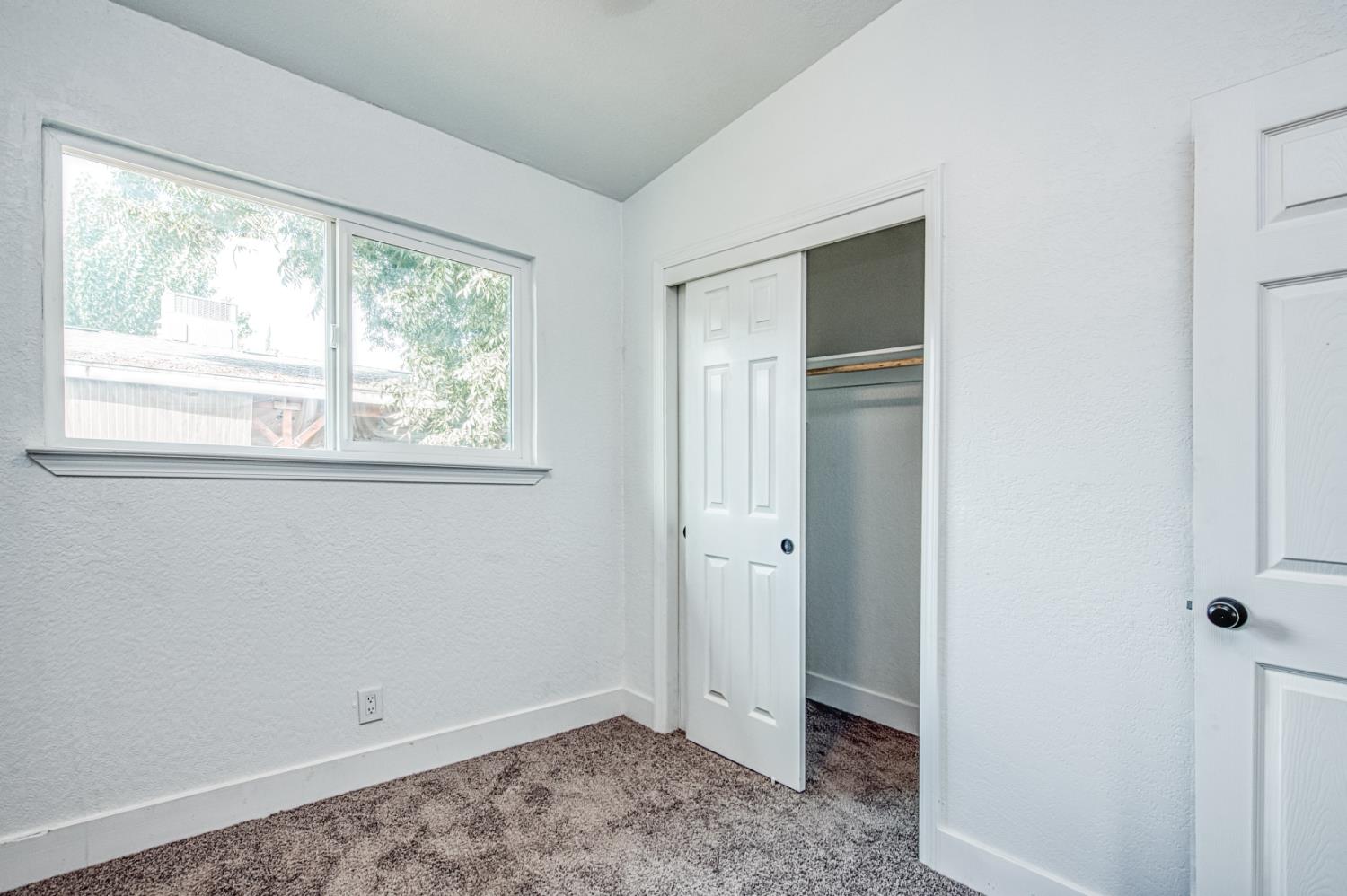 71 W Sierra Ave, Fresno, CA 93704
