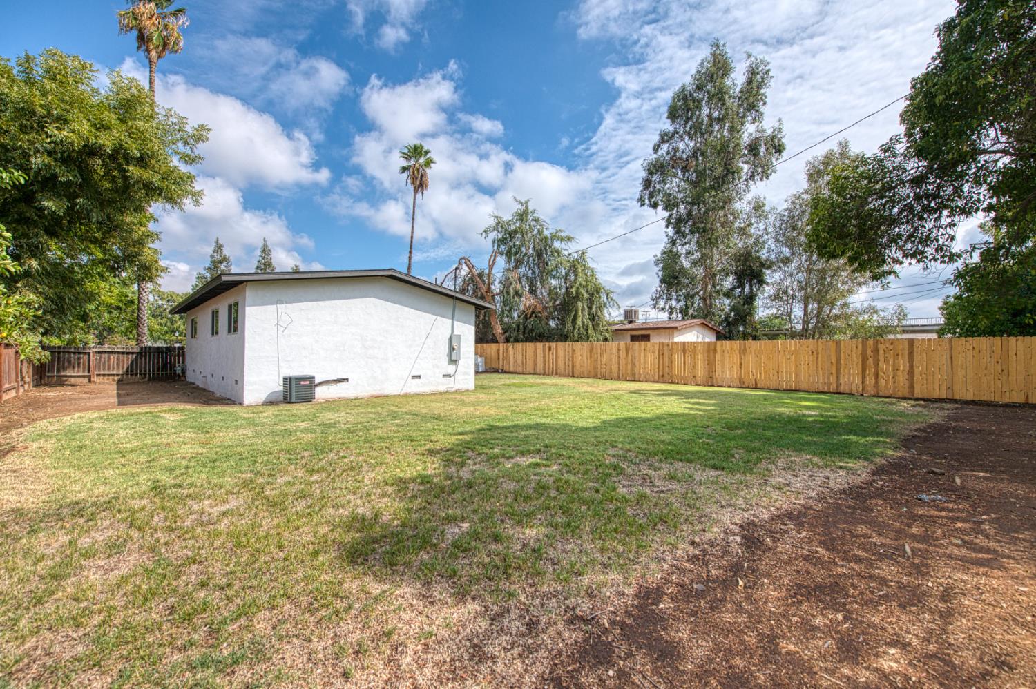 71 W Sierra Ave, Fresno, CA 93704