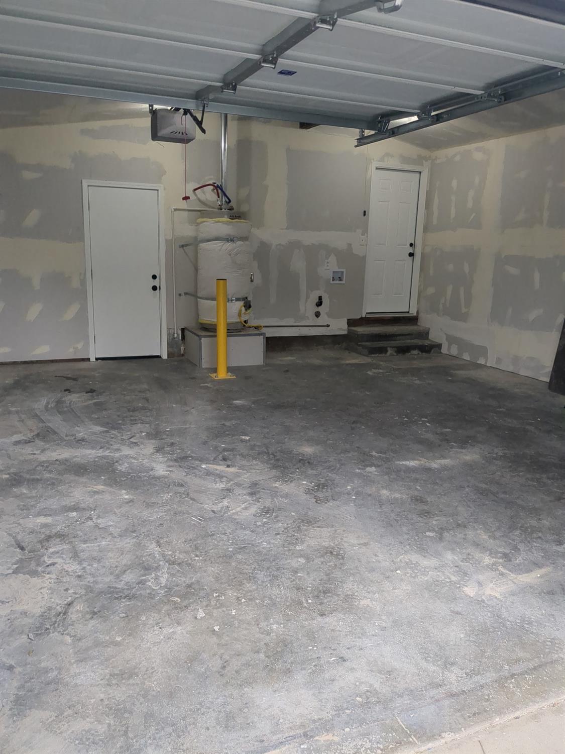 71 W Sierra Ave, Fresno, CA 93704