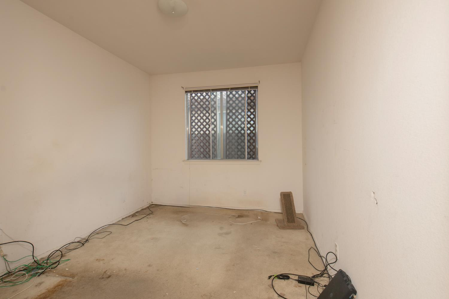 6203 W Chennault Ave, Fresno, CA 93722