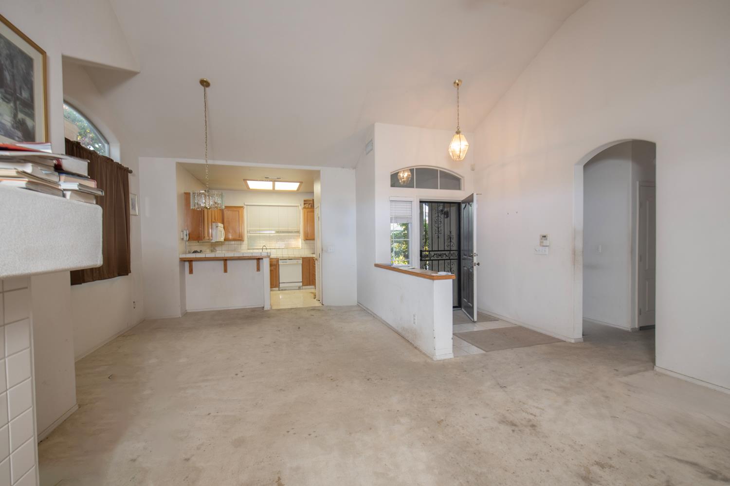 6203 W Chennault Ave, Fresno, CA 93722