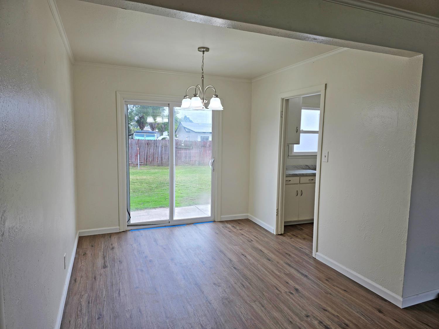 216 E Ashlan Ave, Fresno, CA 93704