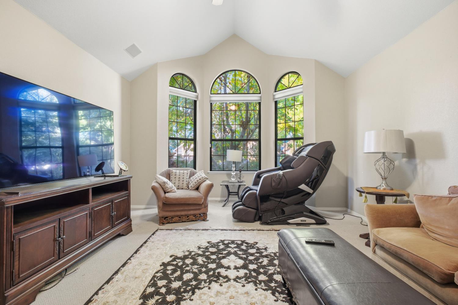 1123 E Cole Ave, Fresno, CA 93720