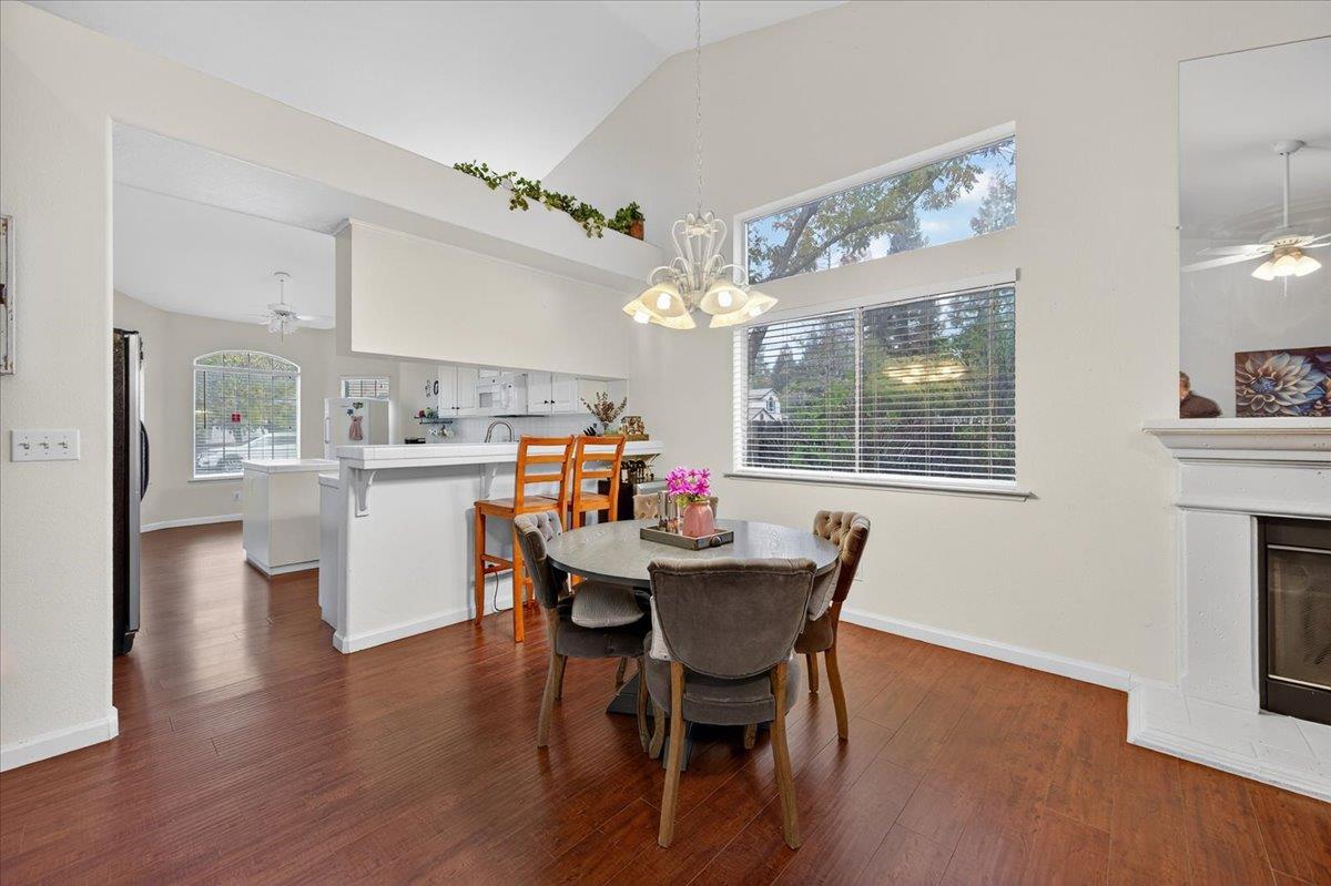 2349 E La Quinta Dr, Fresno, CA 93730