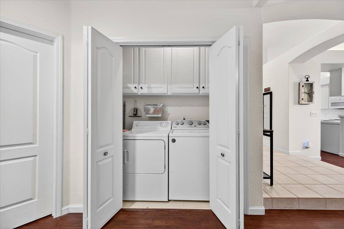 2349 E La Quinta Dr, Fresno, CA 93730