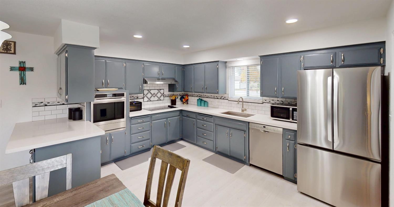 5755 N Pleasant Ave, Fresno, CA 93711