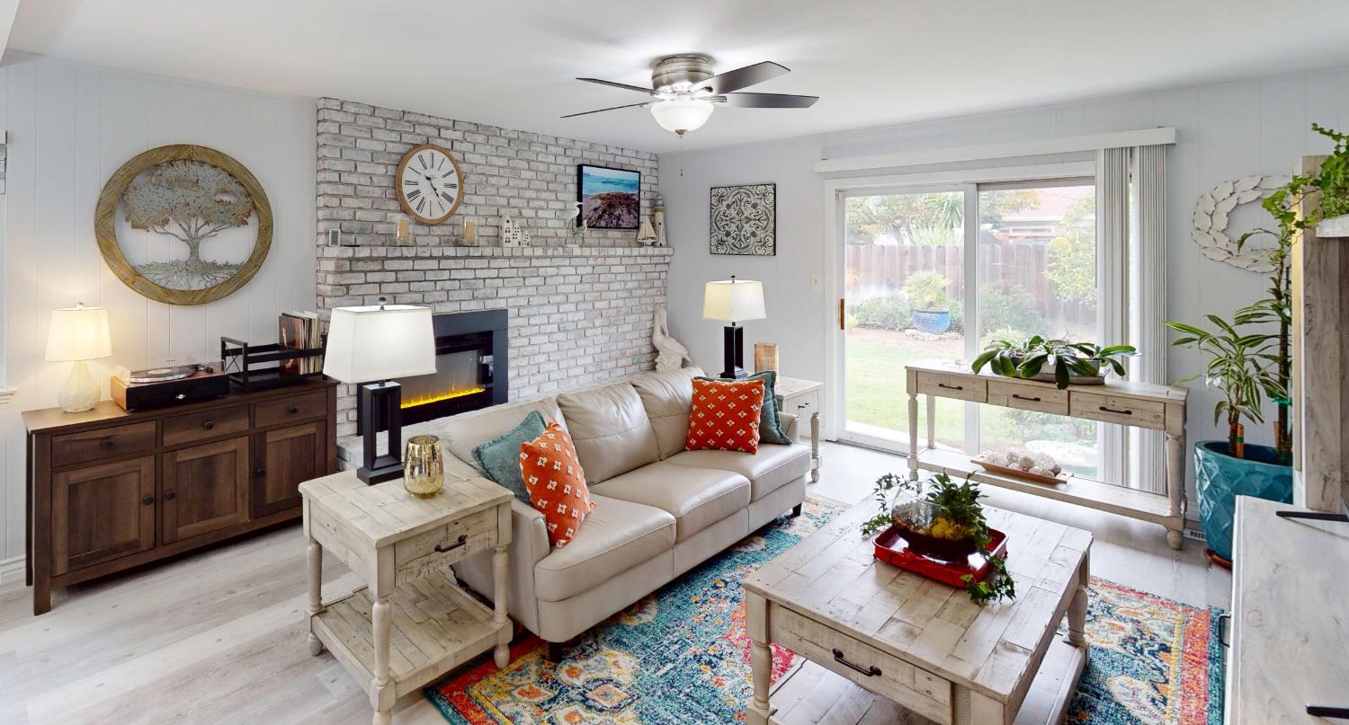 5755 N Pleasant Ave, Fresno, CA 93711