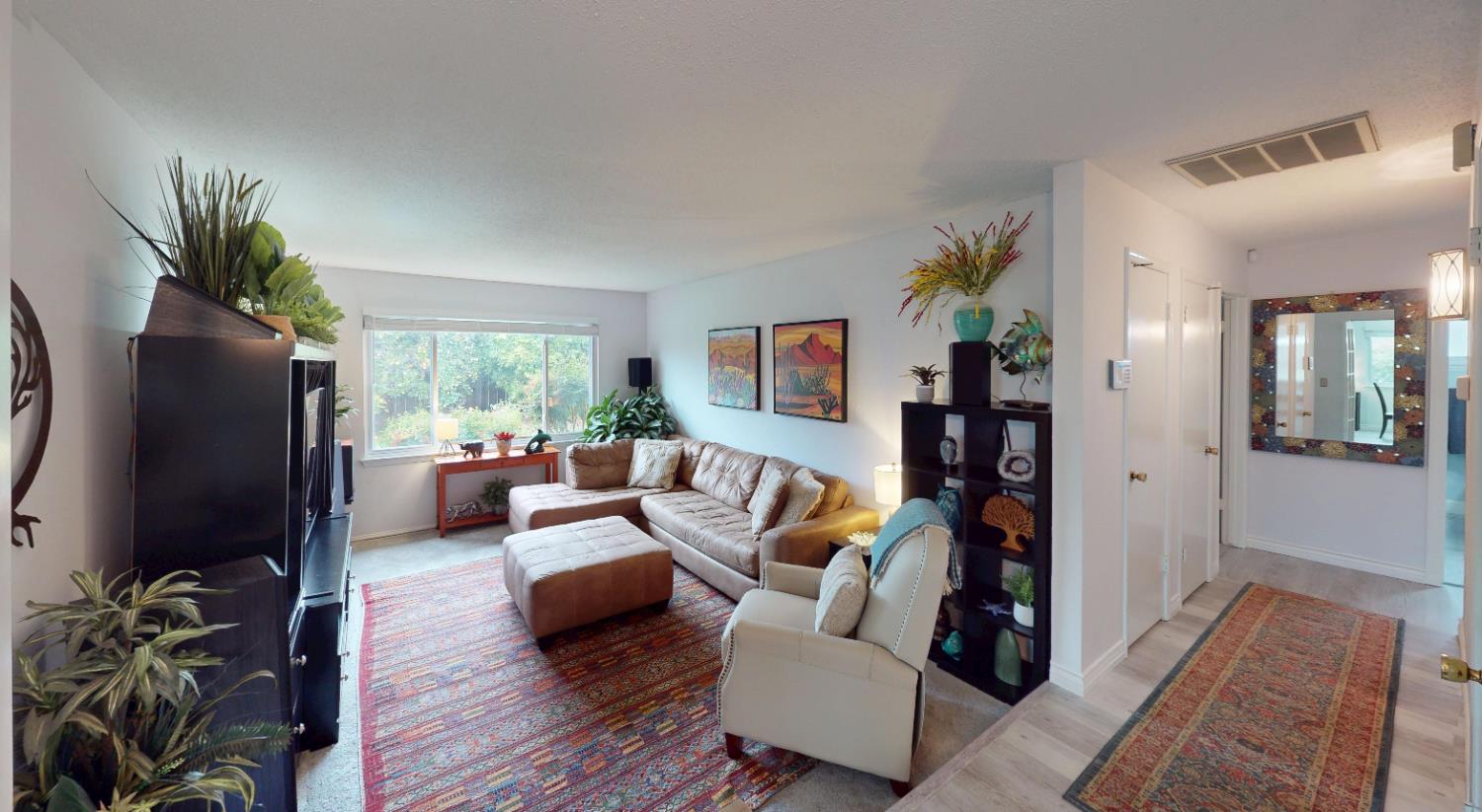 5755 N Pleasant Ave, Fresno, CA 93711