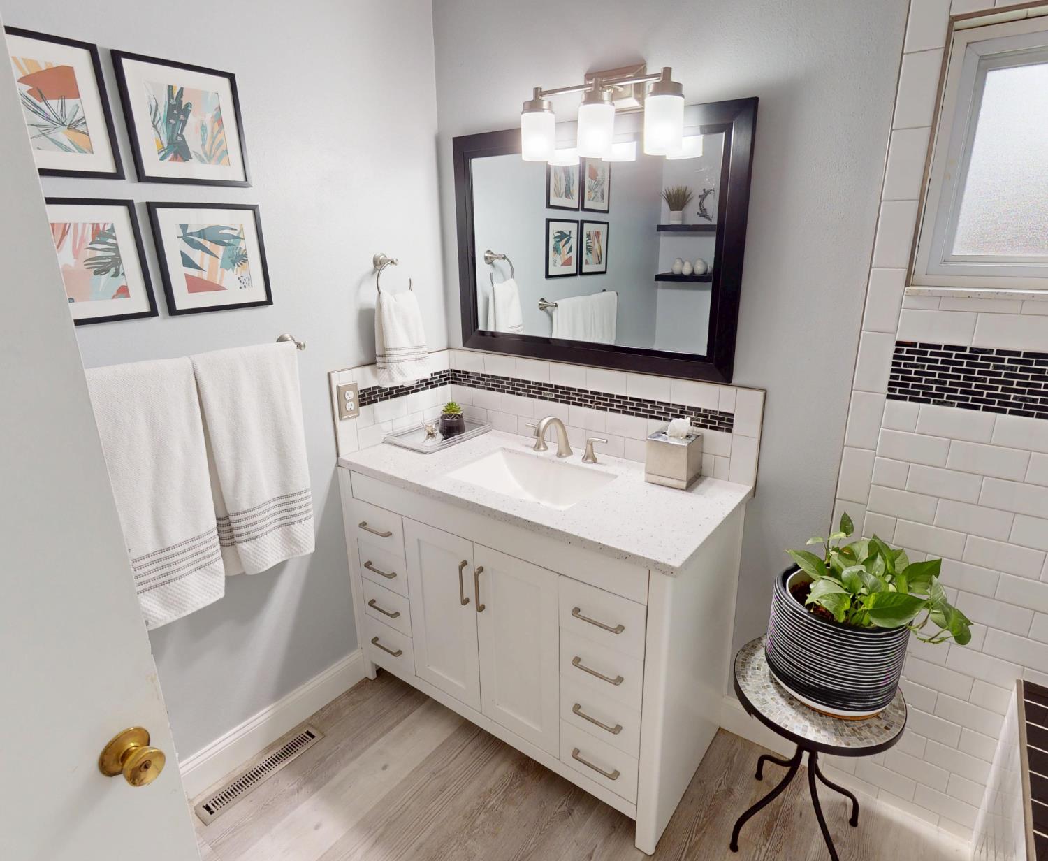 5755 N Pleasant Ave, Fresno, CA 93711