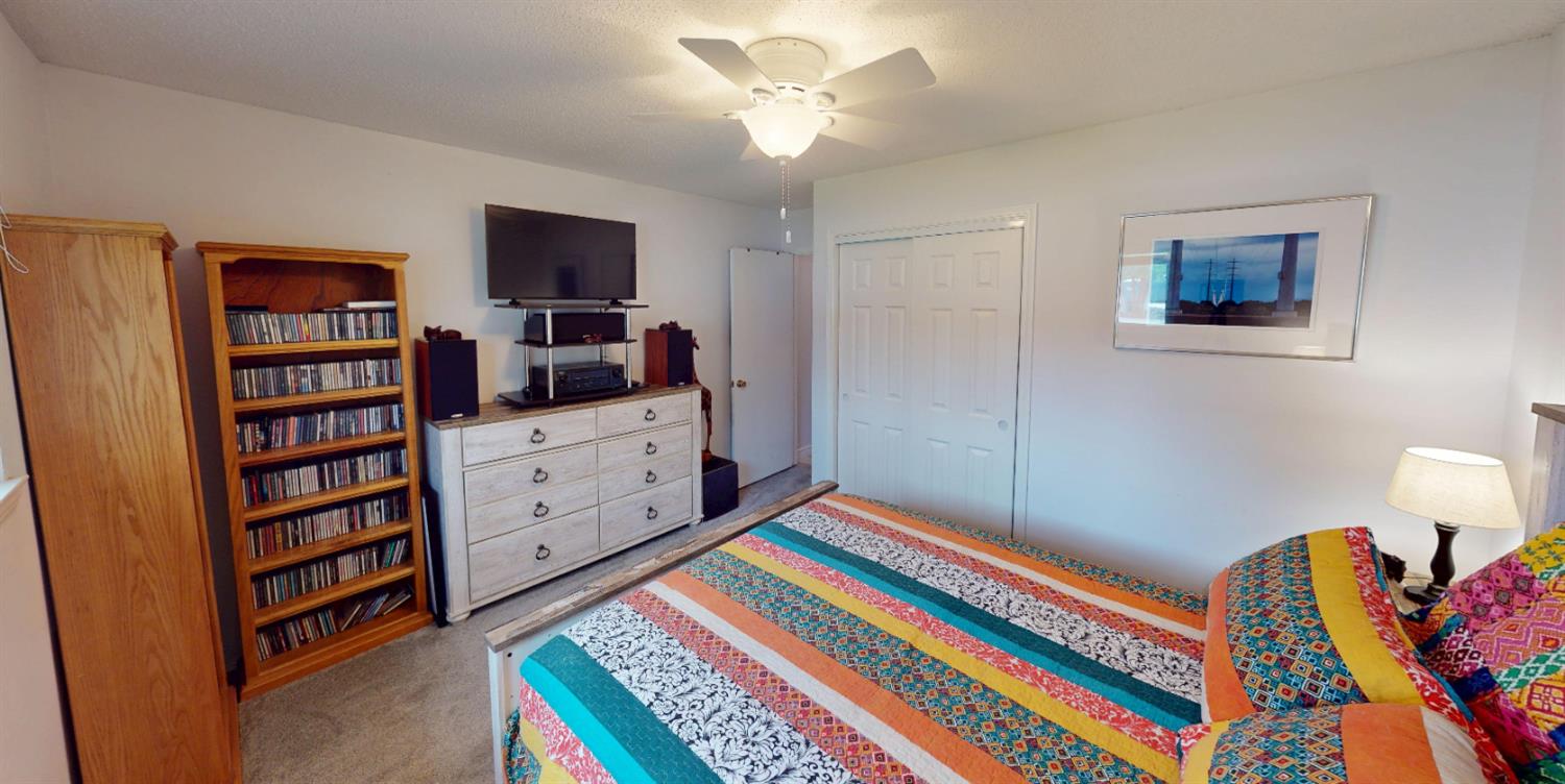 5755 N Pleasant Ave, Fresno, CA 93711