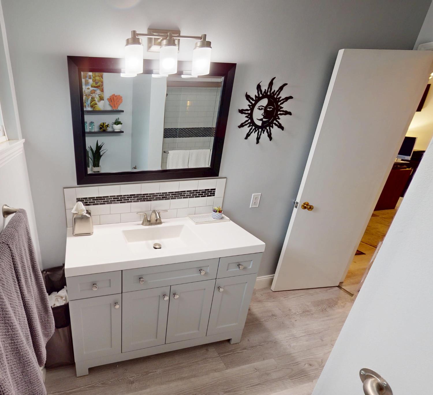 5755 N Pleasant Ave, Fresno, CA 93711