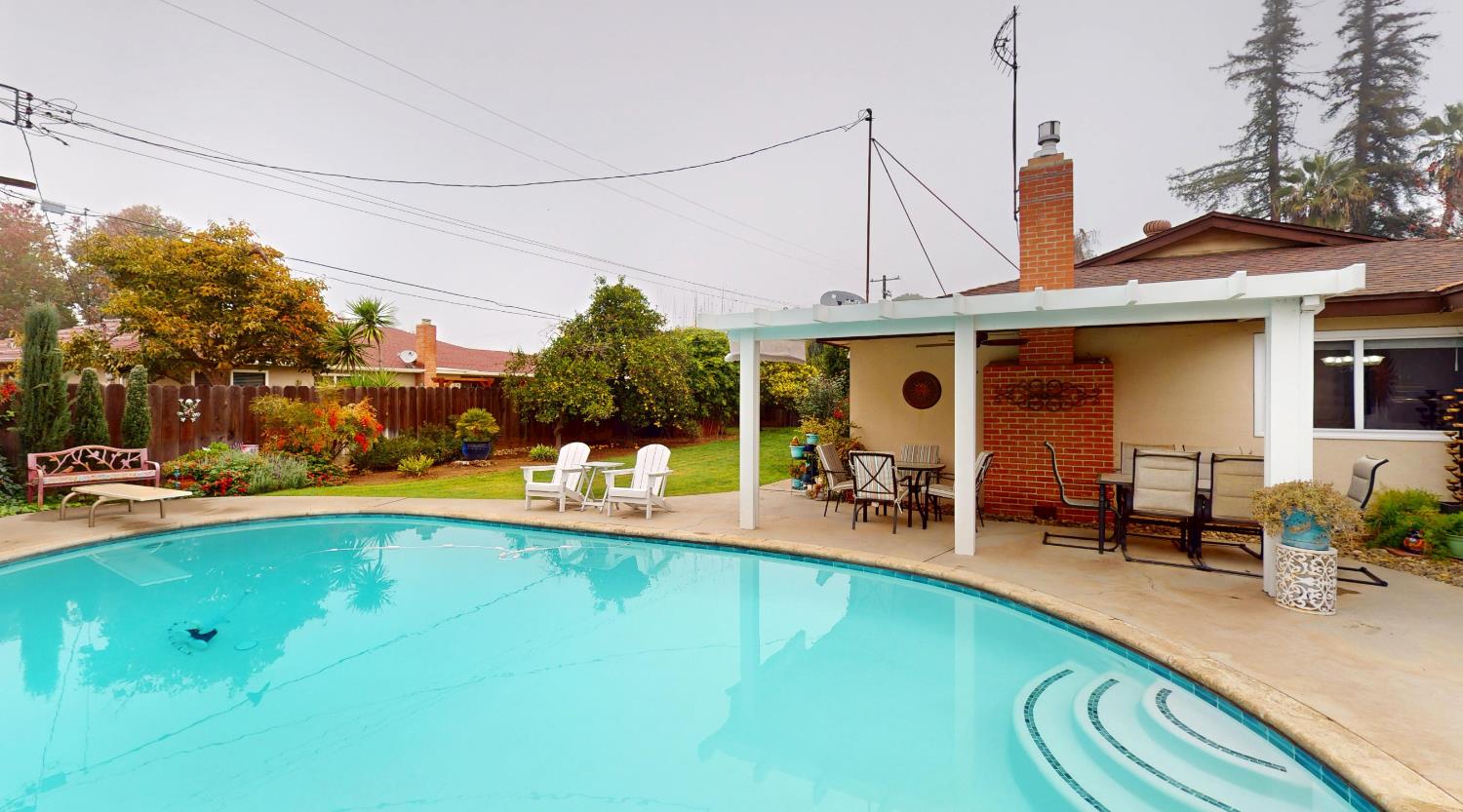 5755 N Pleasant Ave, Fresno, CA 93711