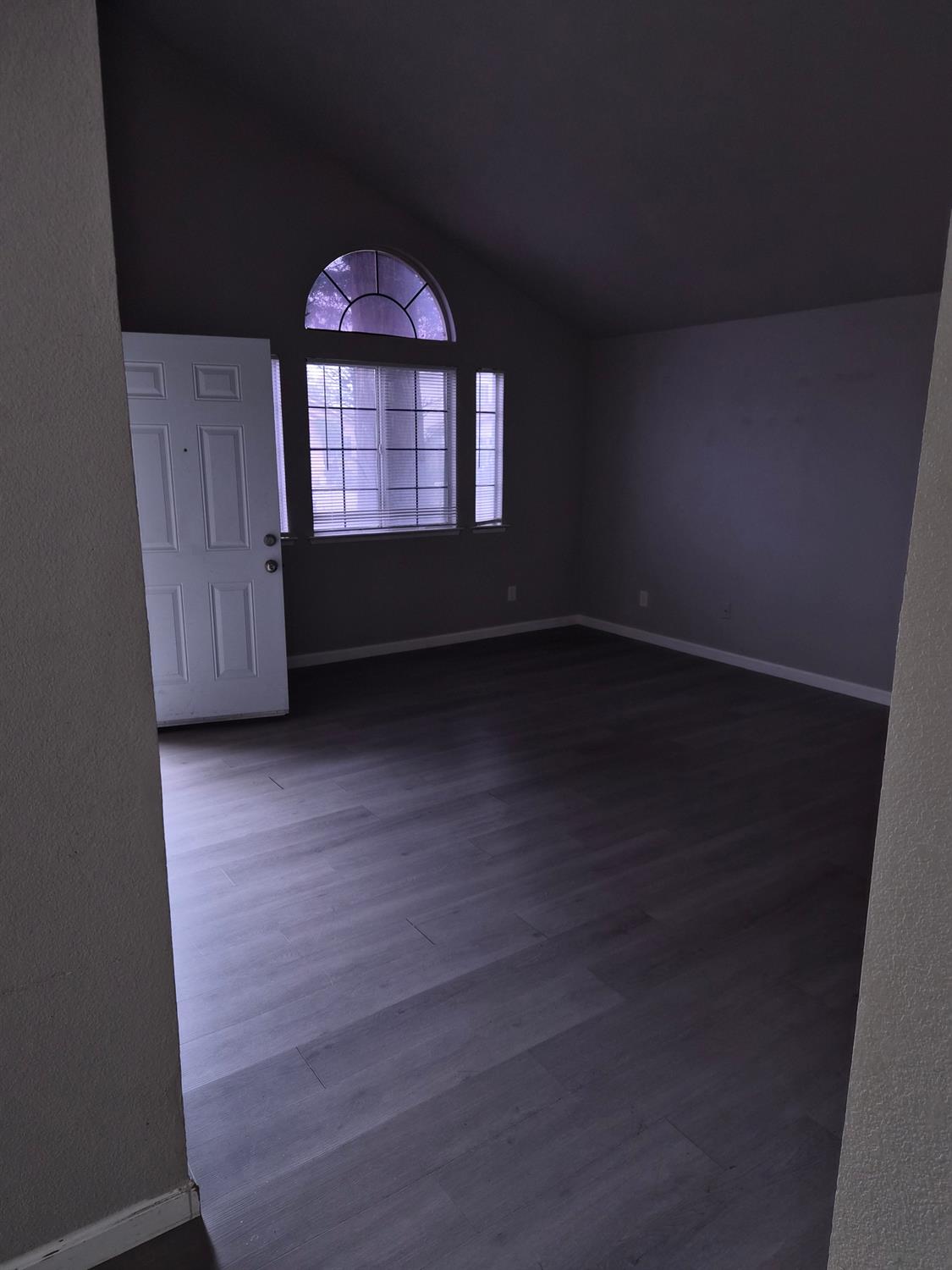 5660 W Tenaya Ave, Fresno, CA 93722