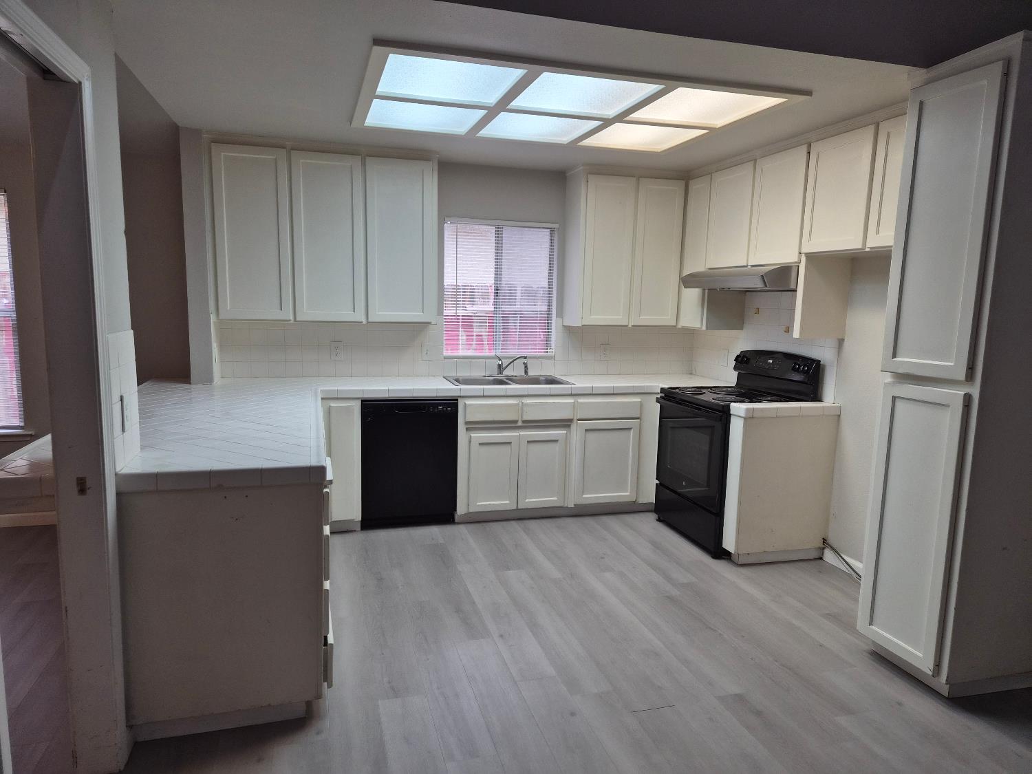 5660 W Tenaya Ave, Fresno, CA 93722