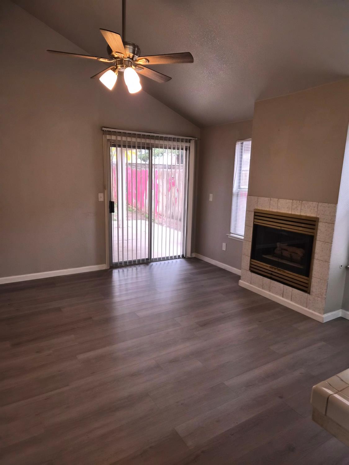 5660 W Tenaya Ave, Fresno, CA 93722