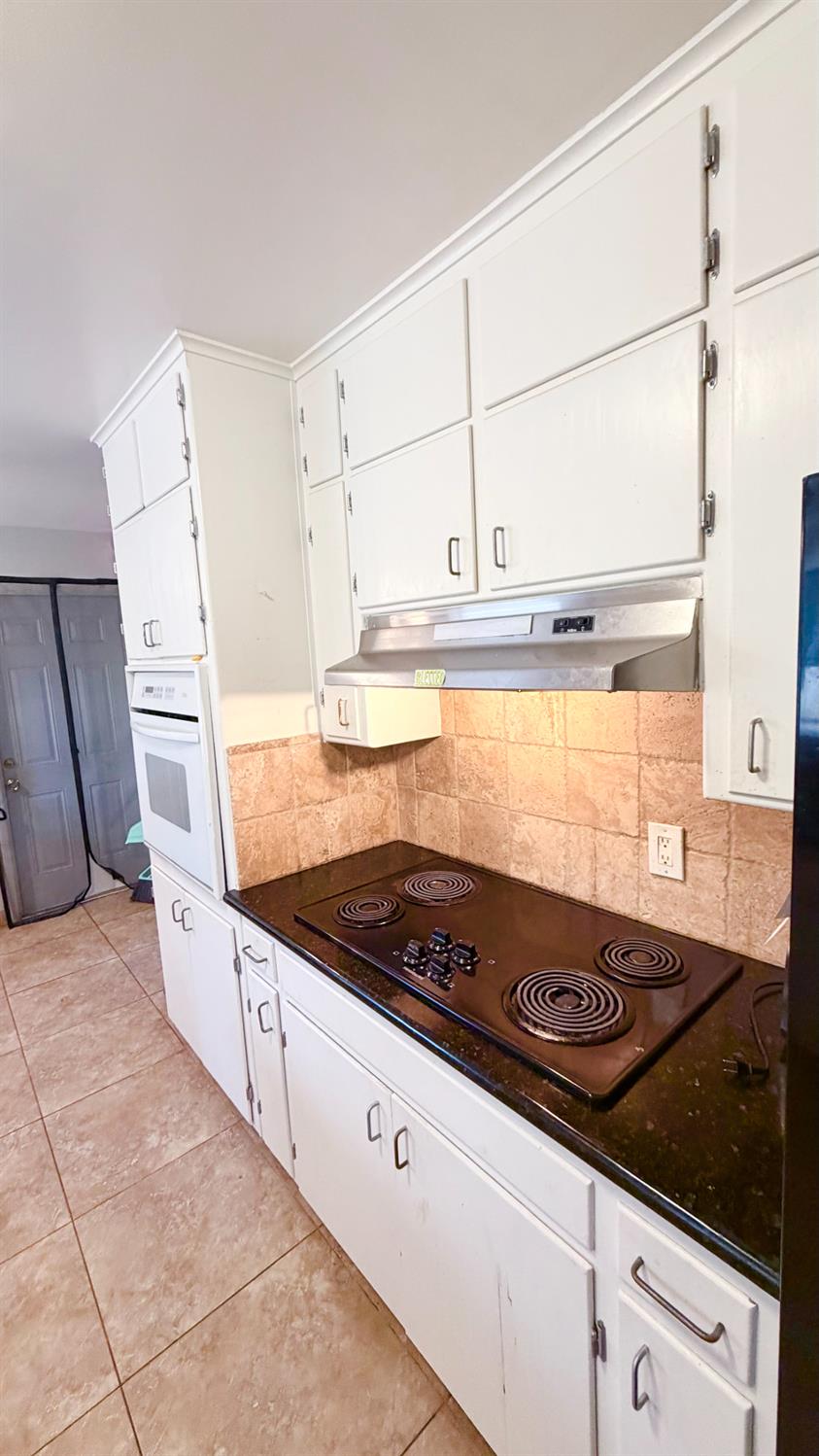 1328 Loftus Ln, Fresno, CA 93710