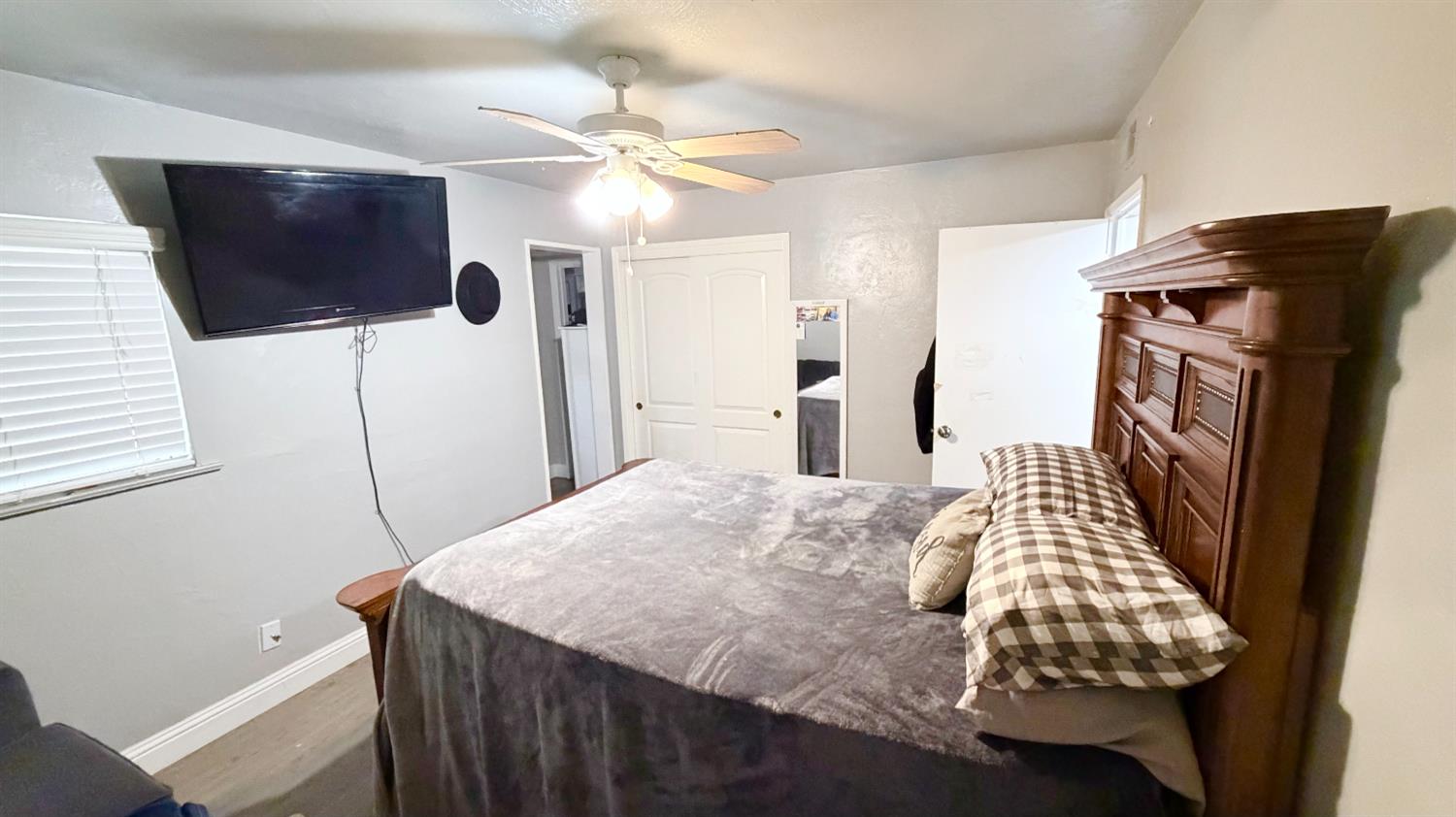 1328 Loftus Ln, Fresno, CA 93710