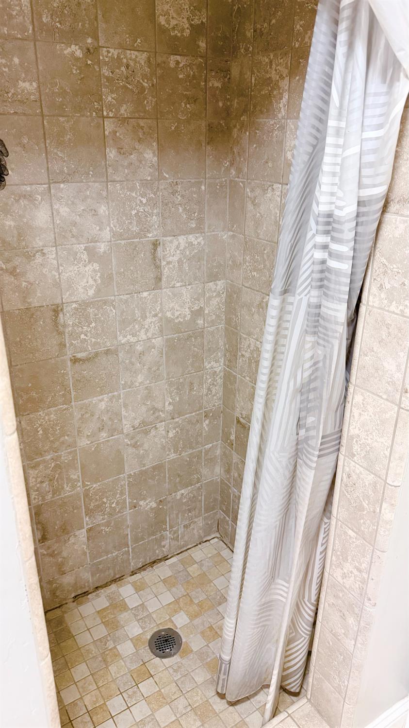 1328 Loftus Ln, Fresno, CA 93710