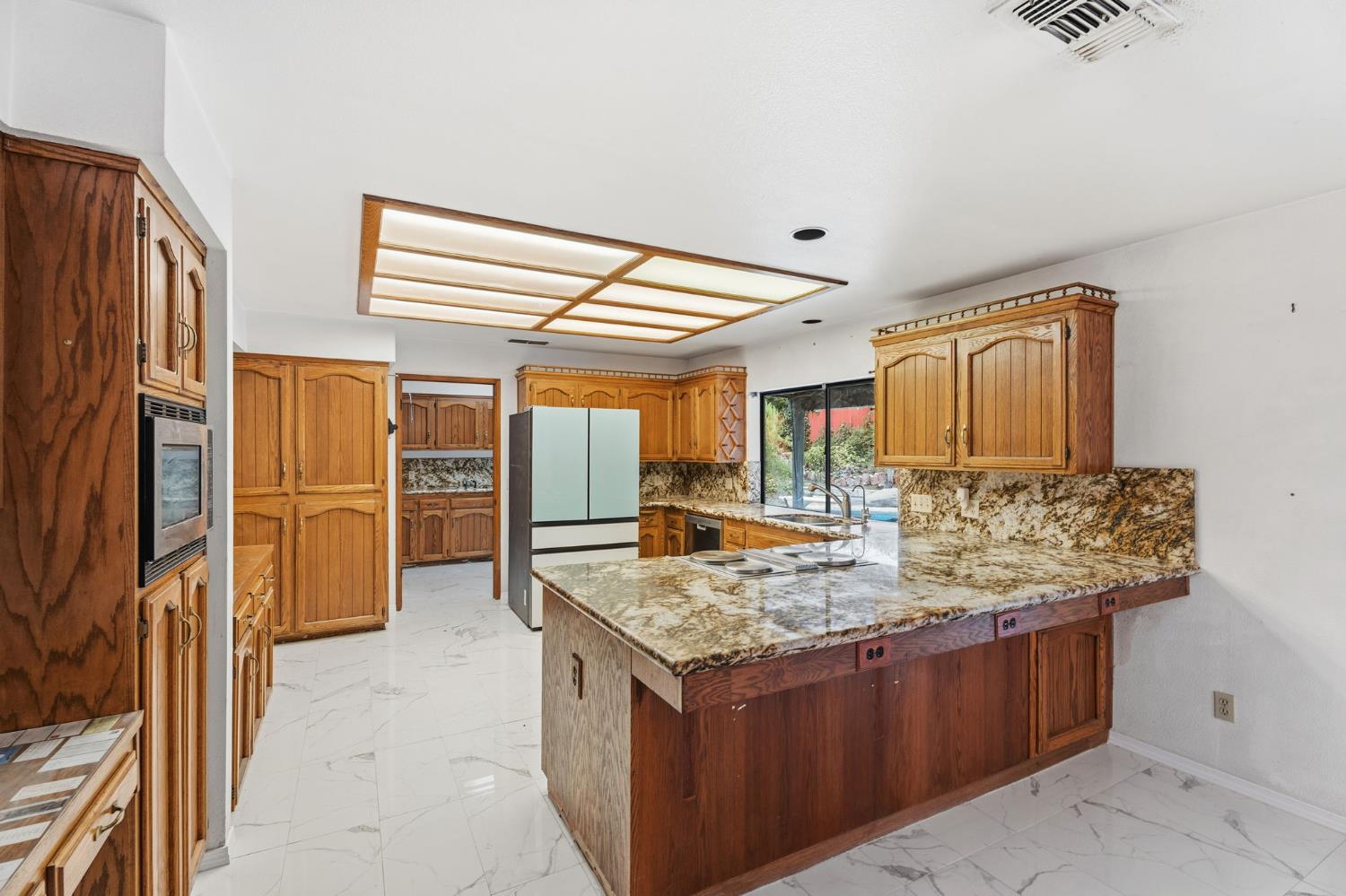 7442 N Tahan Ave, Fresno, CA 93711