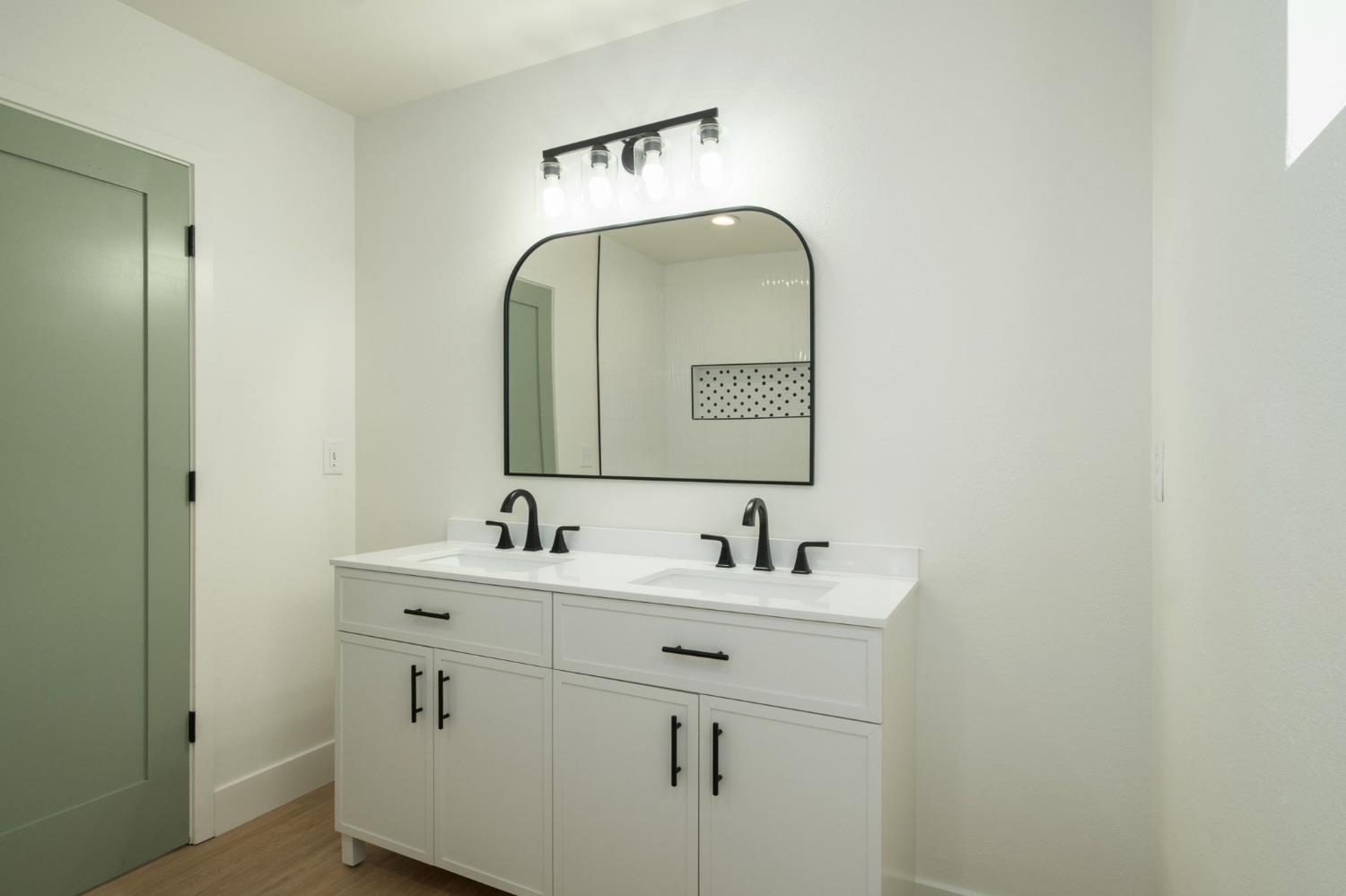 1465 E Escalon Ave, Fresno, CA 93710