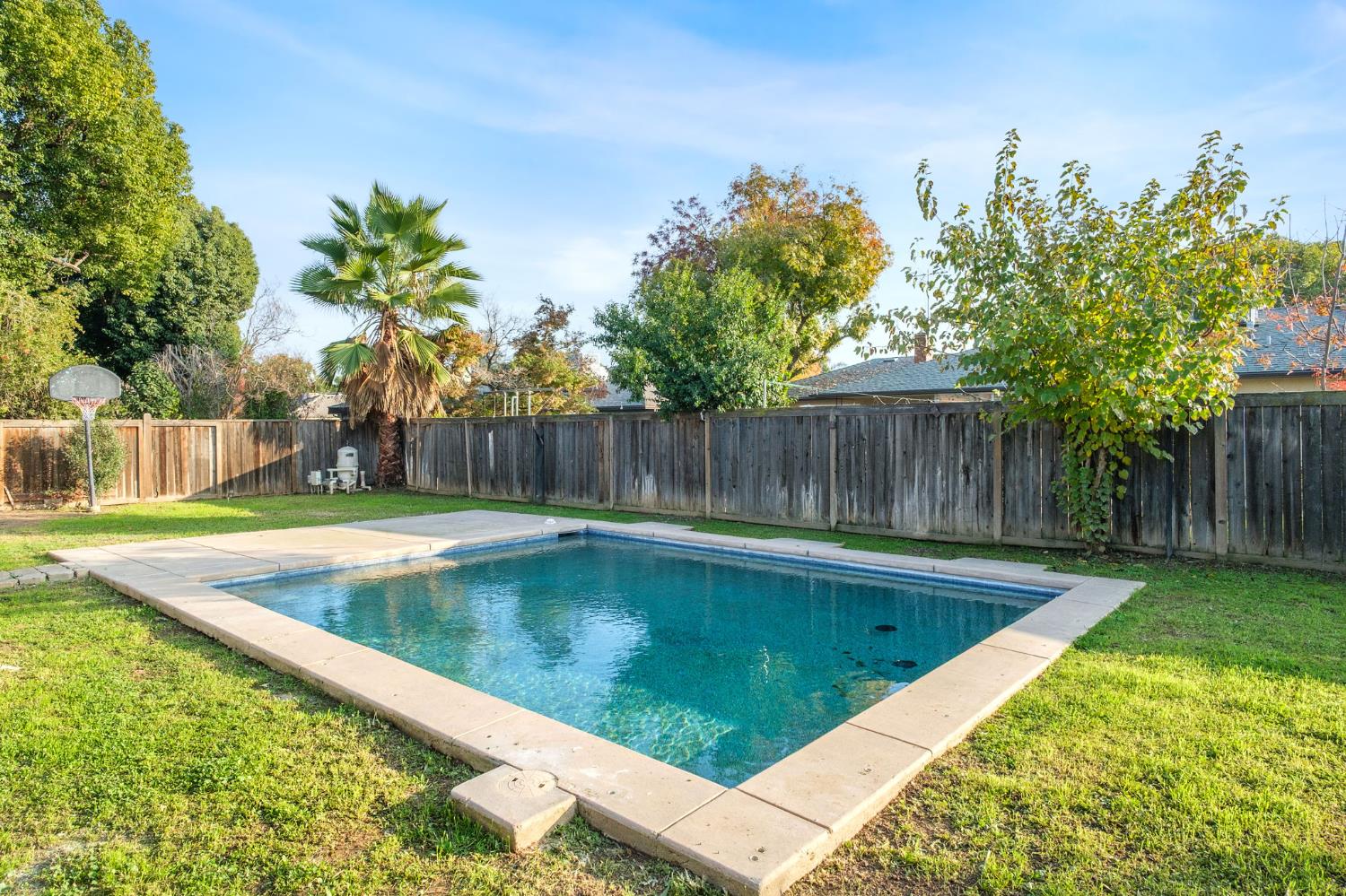 1465 E Escalon Ave, Fresno, CA 93710