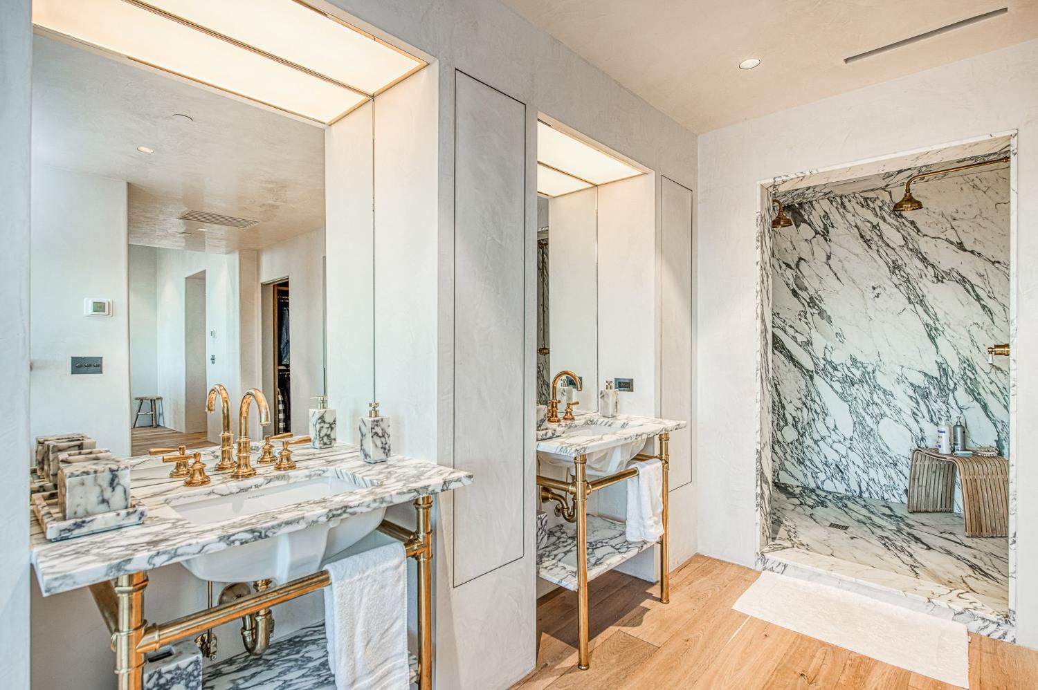 1530 W Moraga Rd, Fresno, CA 93711