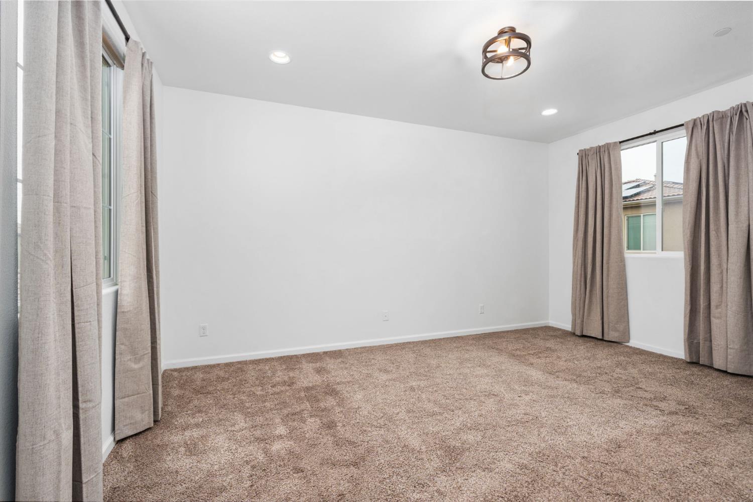 6108 W Dupont Dr, Fresno, CA 93722