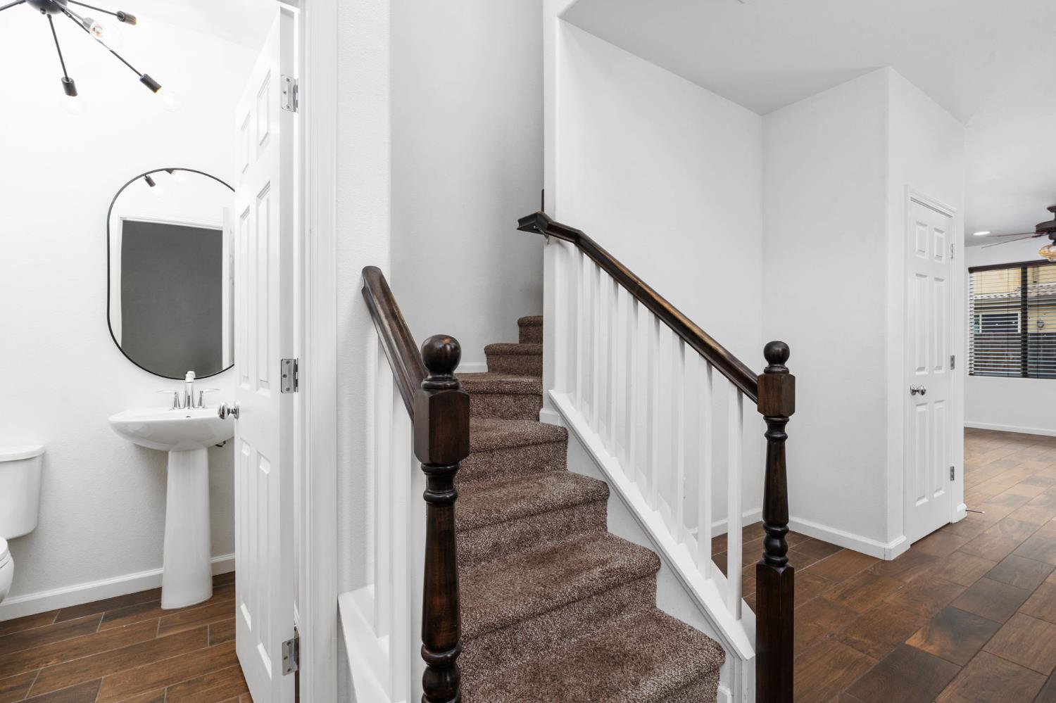 6108 W Dupont Dr, Fresno, CA 93722