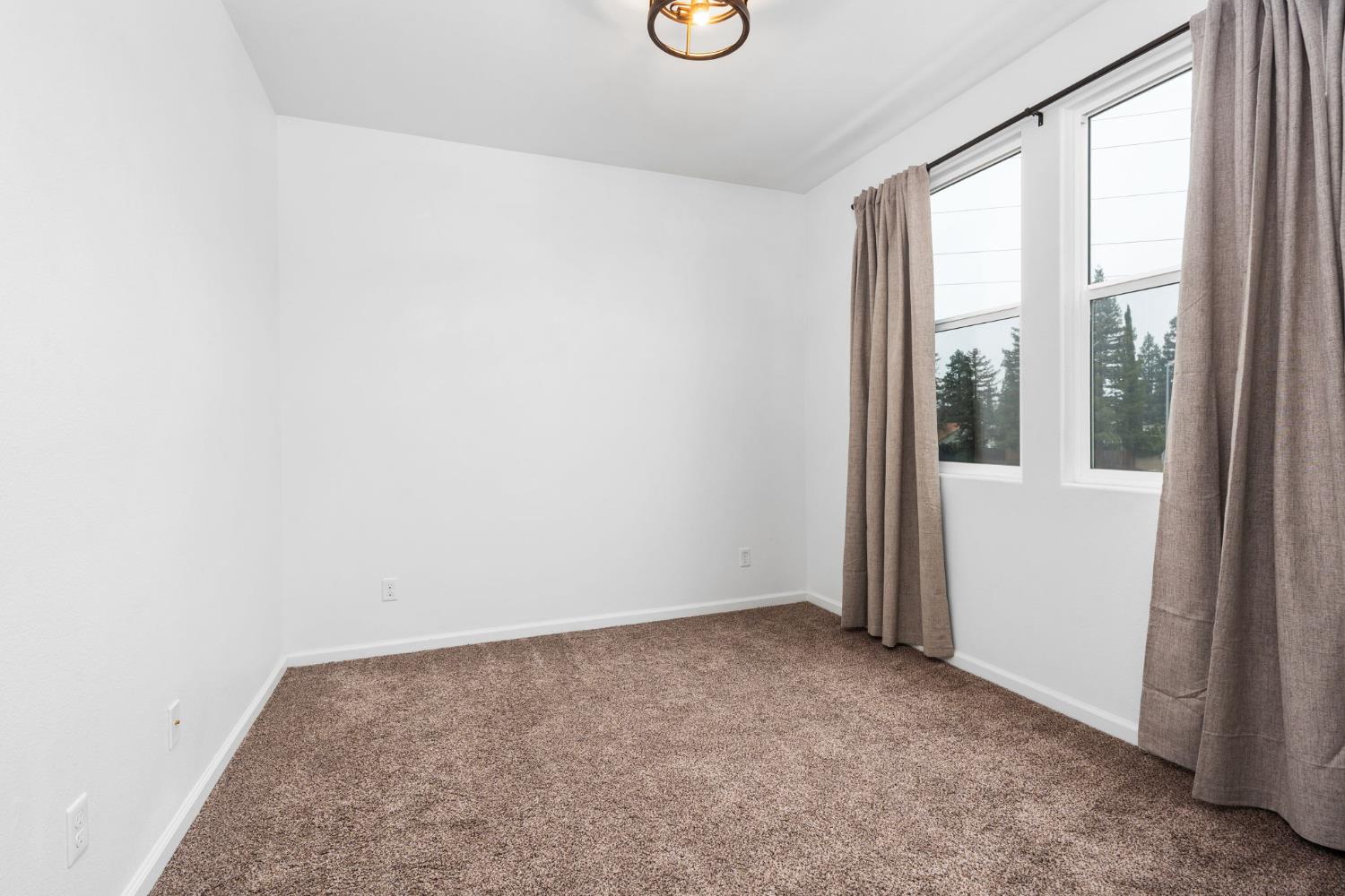 6108 W Dupont Dr, Fresno, CA 93722