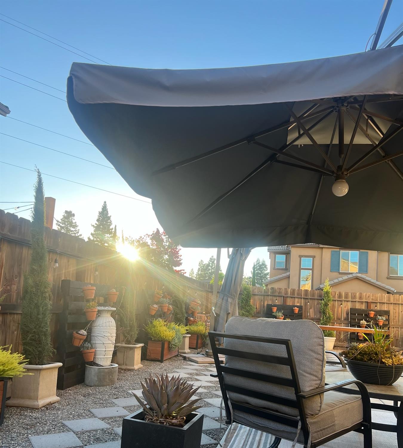 6108 W Dupont Dr, Fresno, CA 93722