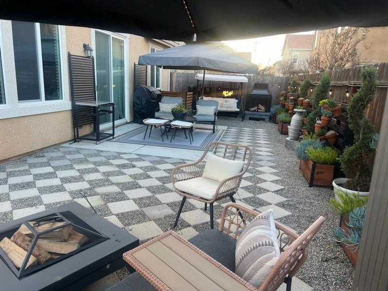 6108 W Dupont Dr, Fresno, CA 93722