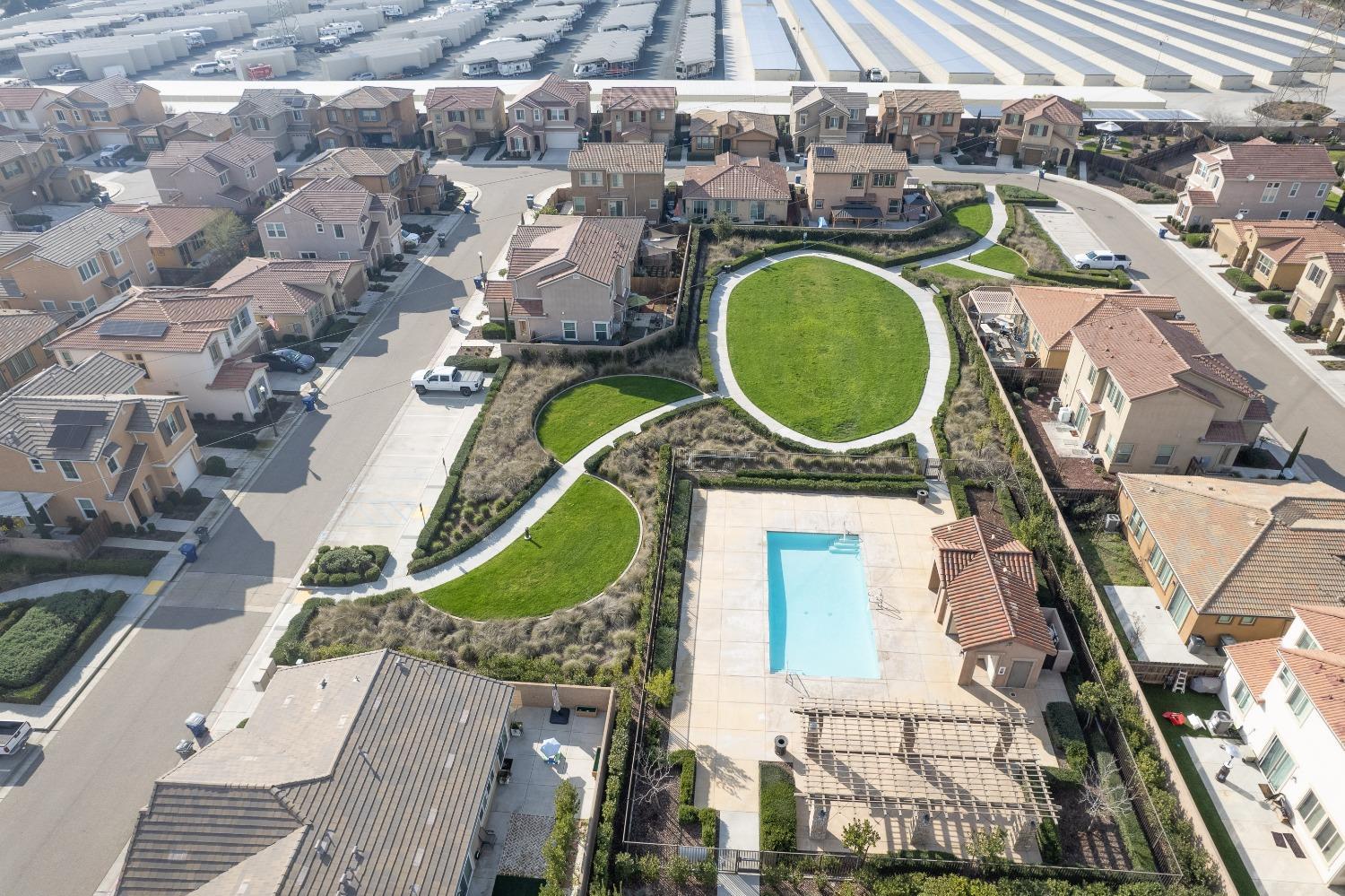 6108 W Dupont Dr, Fresno, CA 93722