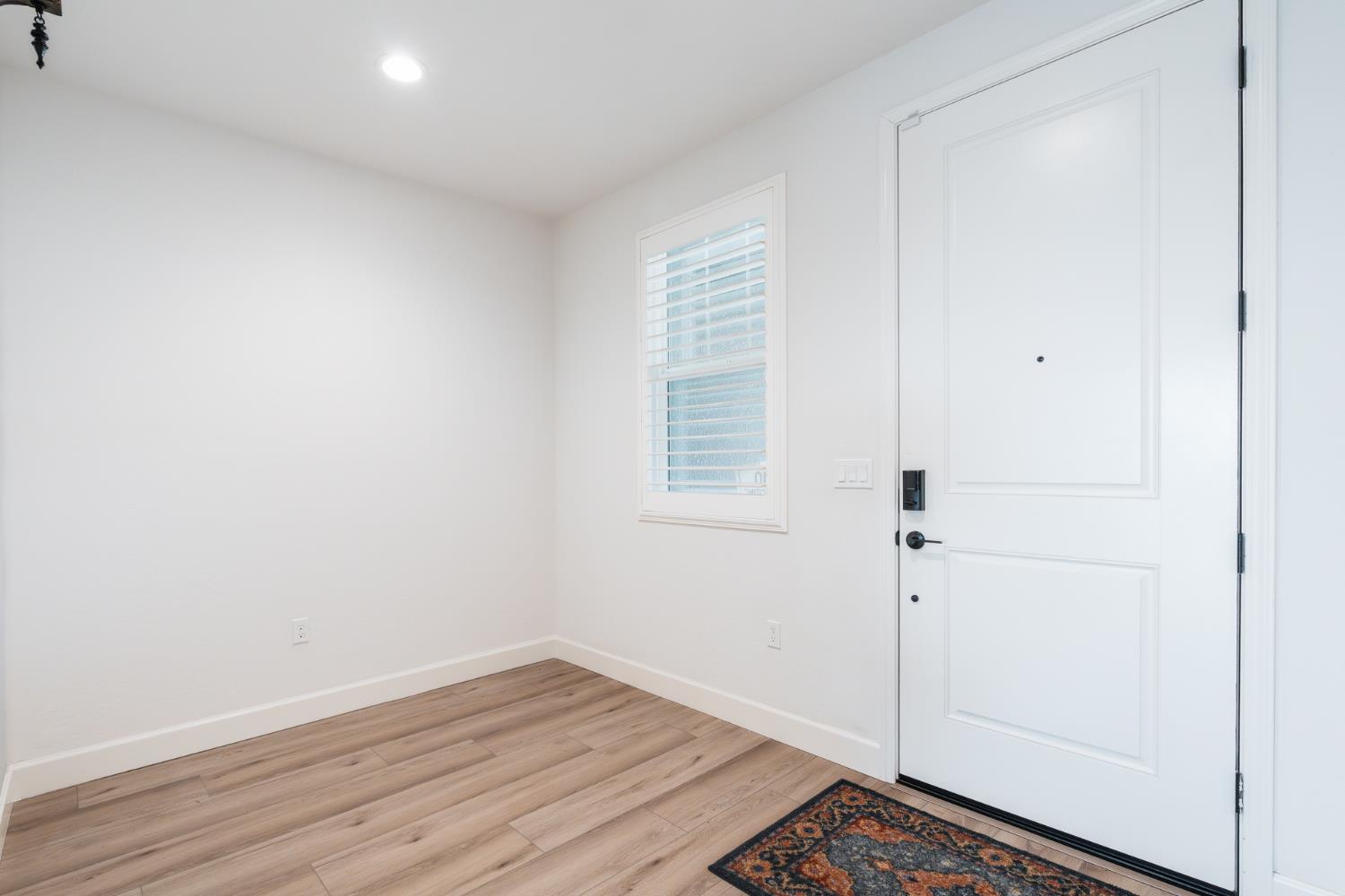 6141 E Peralta Way, Fresno, CA 93727