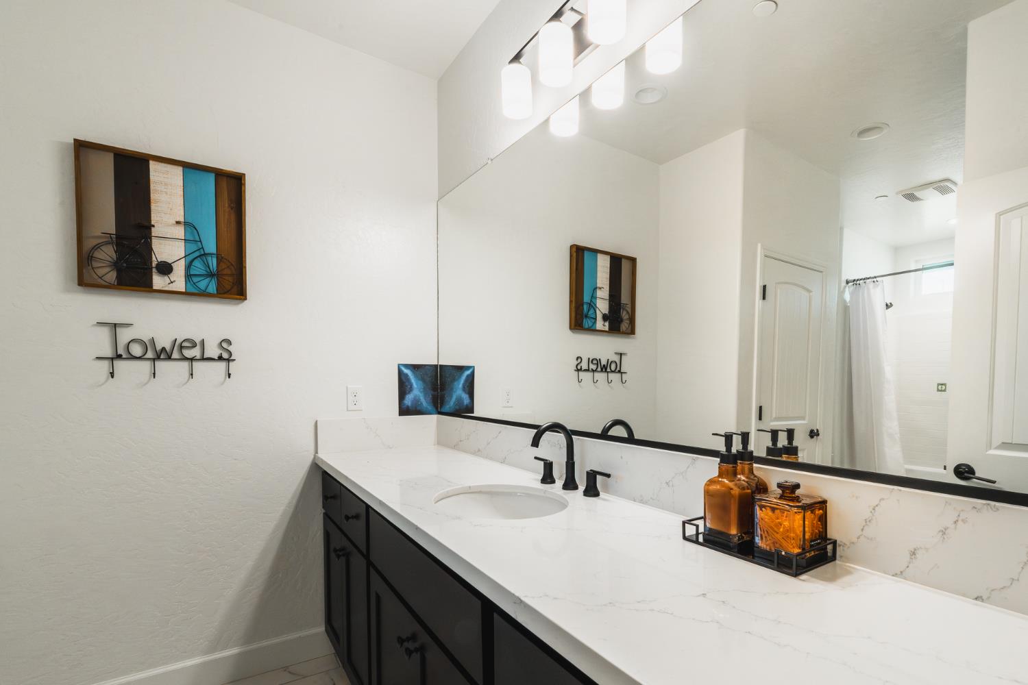 6141 E Peralta Way, Fresno, CA 93727