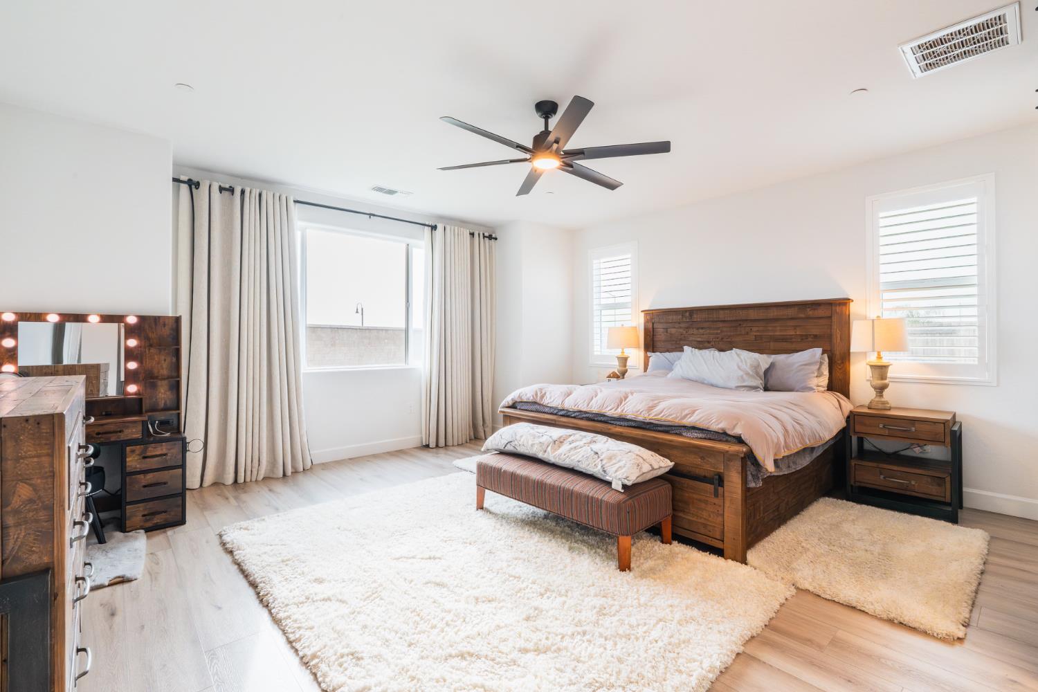 6141 E Peralta Way, Fresno, CA 93727