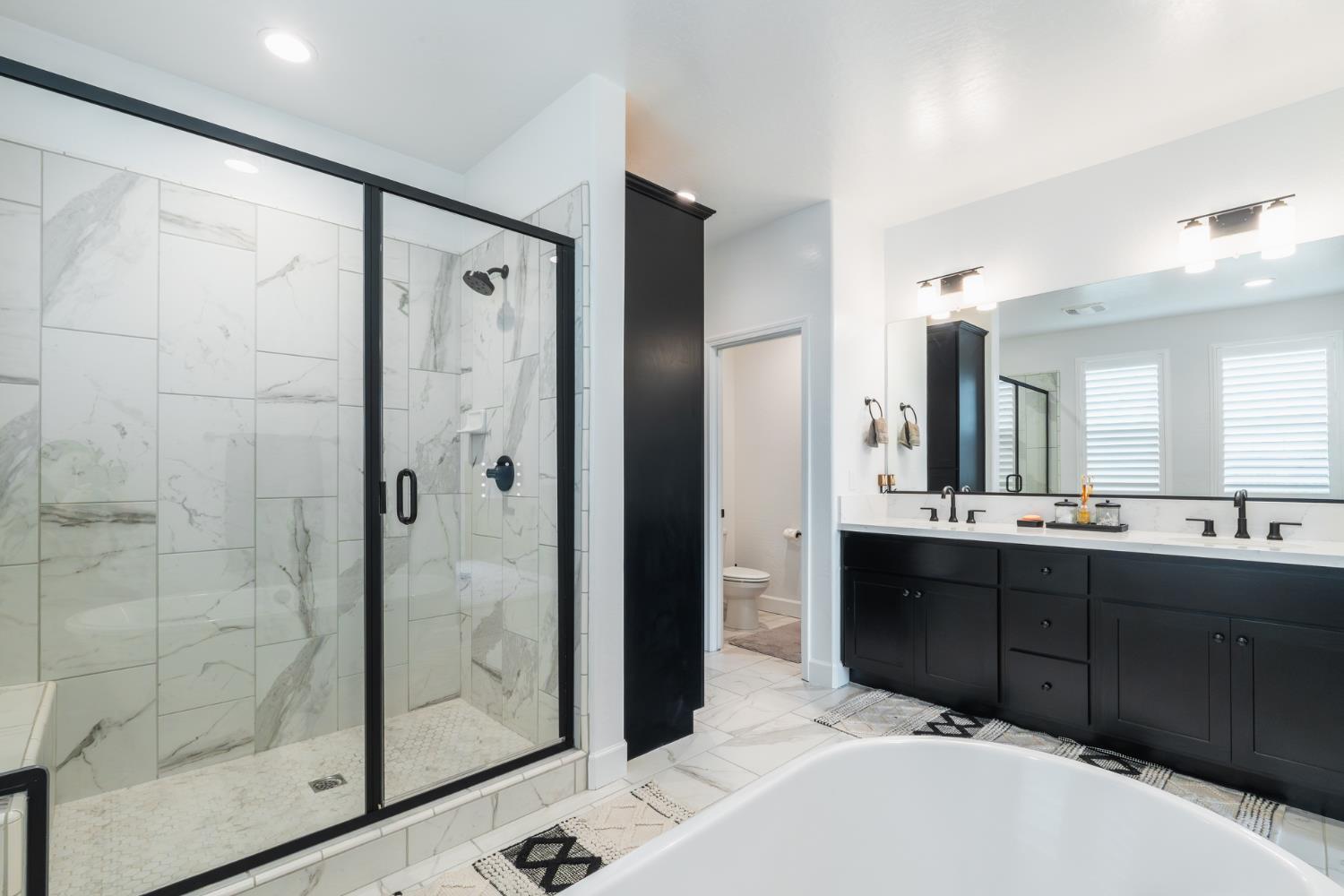 6141 E Peralta Way, Fresno, CA 93727