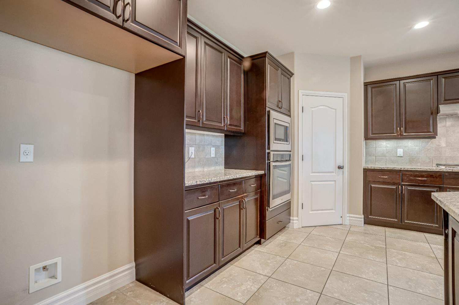 1345 N Kaweah Ave, Clovis, CA 93619