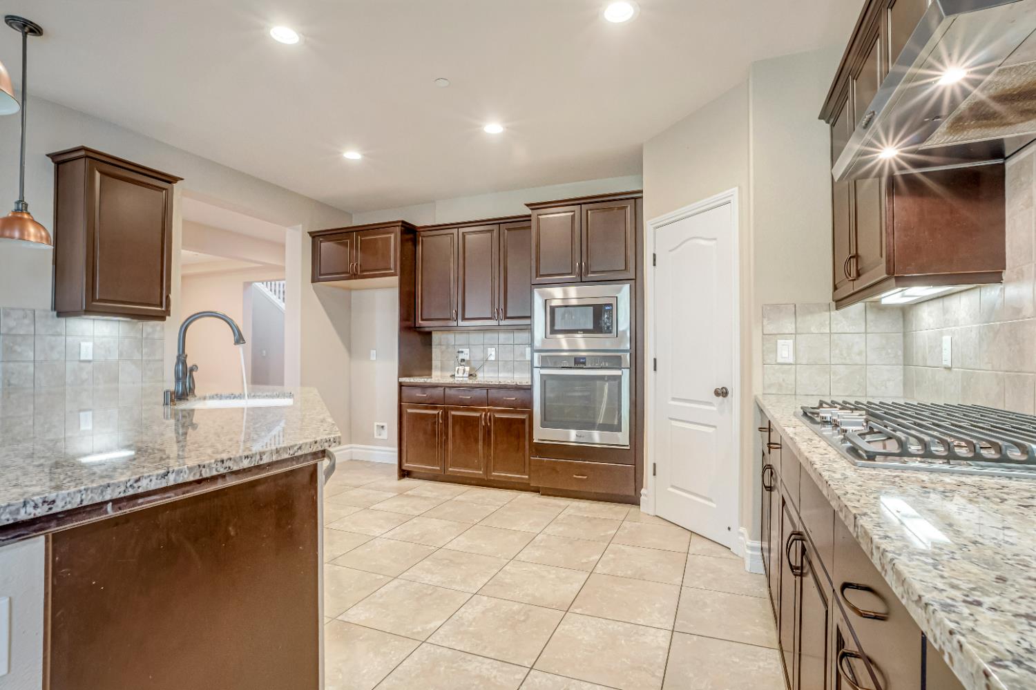 1345 N Kaweah Ave, Clovis, CA 93619