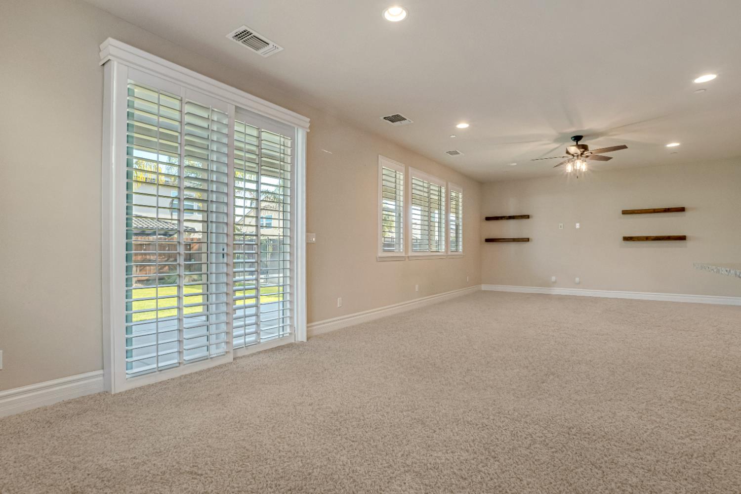 1345 N Kaweah Ave, Clovis, CA 93619