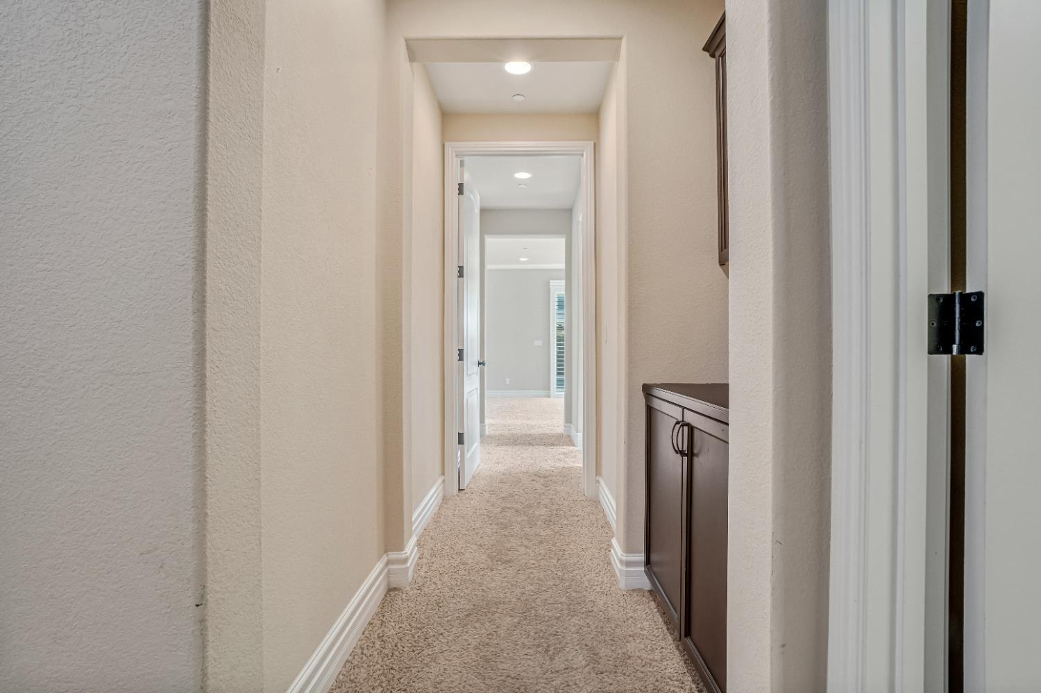 1345 N Kaweah Ave, Clovis, CA 93619