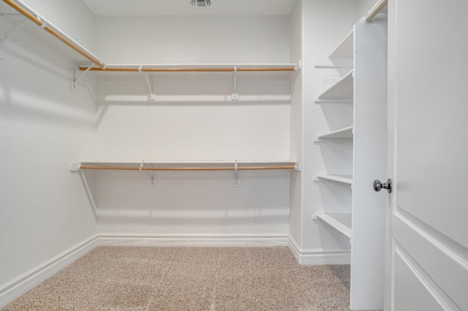 1345 N Kaweah Ave, Clovis, CA 93619